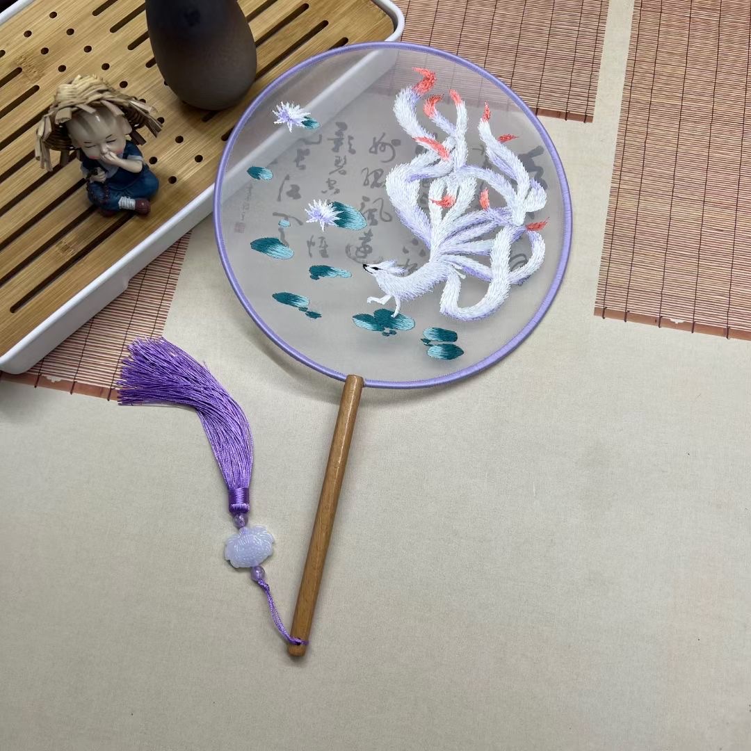 Double-sided embroidered Suzhou embroidery folding fans, ancient-style fans, Hanfu fans, dance fans, decorative items, embroidered fans, folding fans, folding fans, fans for children, summer Chinese style detail image 5