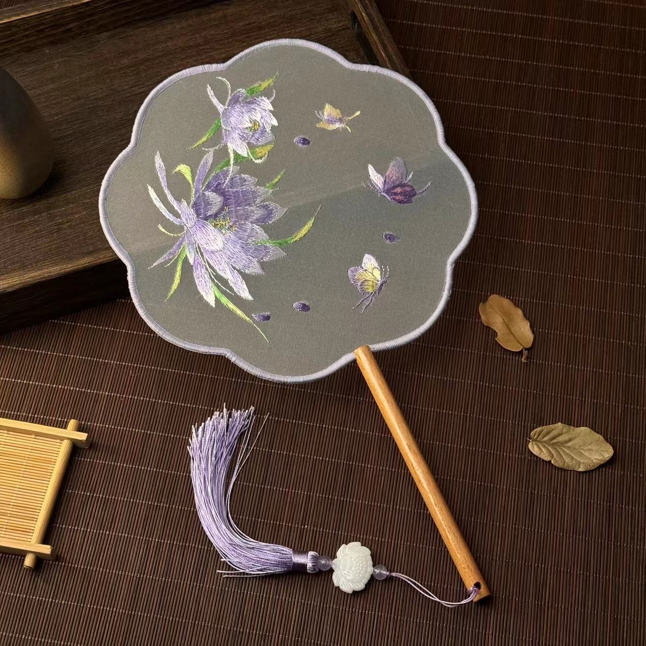 Double-sided embroidered Suzhou embroidery folding fans, ancient-style fans, Hanfu fans, dance fans, decorative items, embroidered fans, folding fans, folding fans, fans for children, summer Chinese style detail image 16