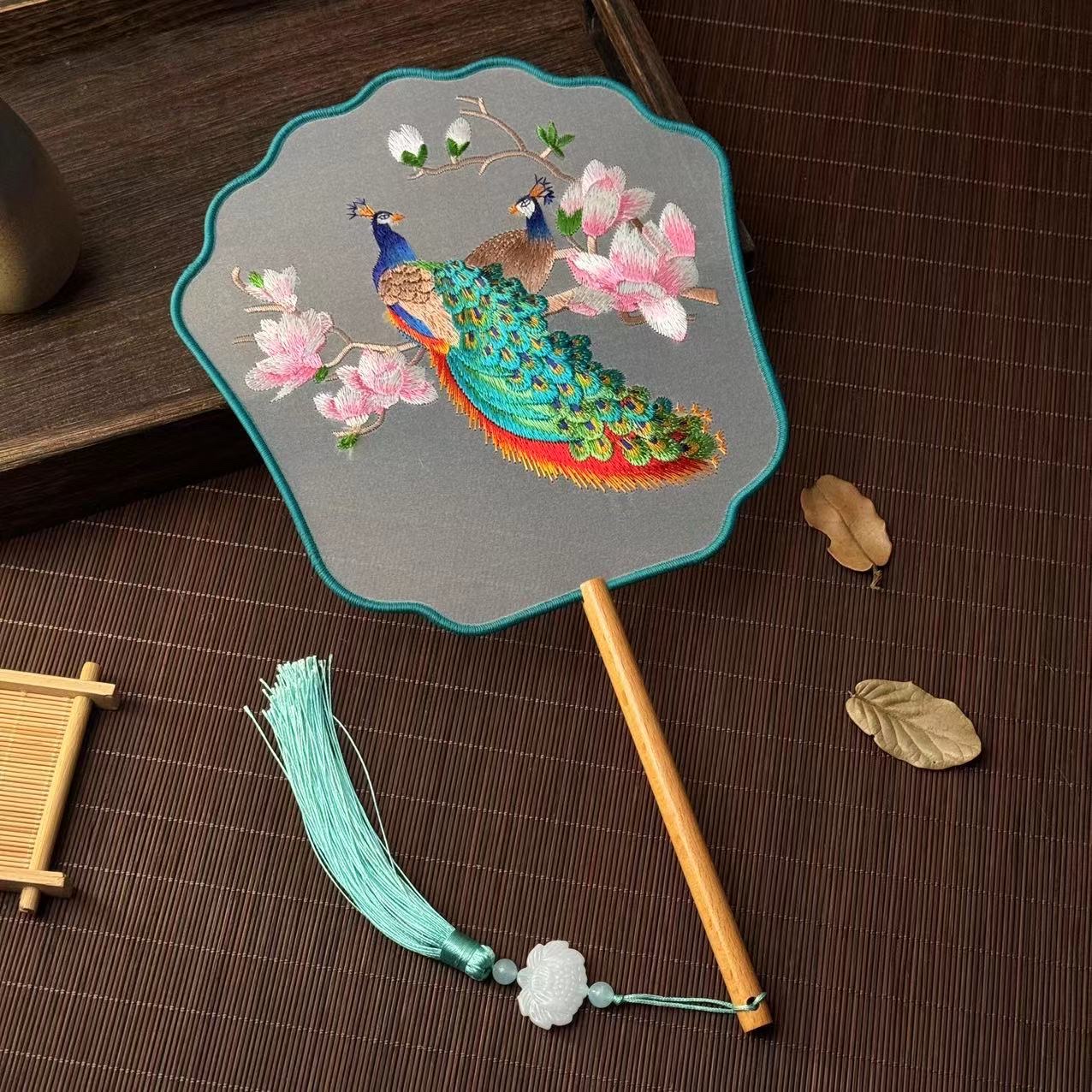 Double-sided embroidered Suzhou embroidery folding fans, ancient-style fans, Hanfu fans, dance fans, decorative items, embroidered fans, folding fans, folding fans, fans for children, summer Chinese style detail image 13