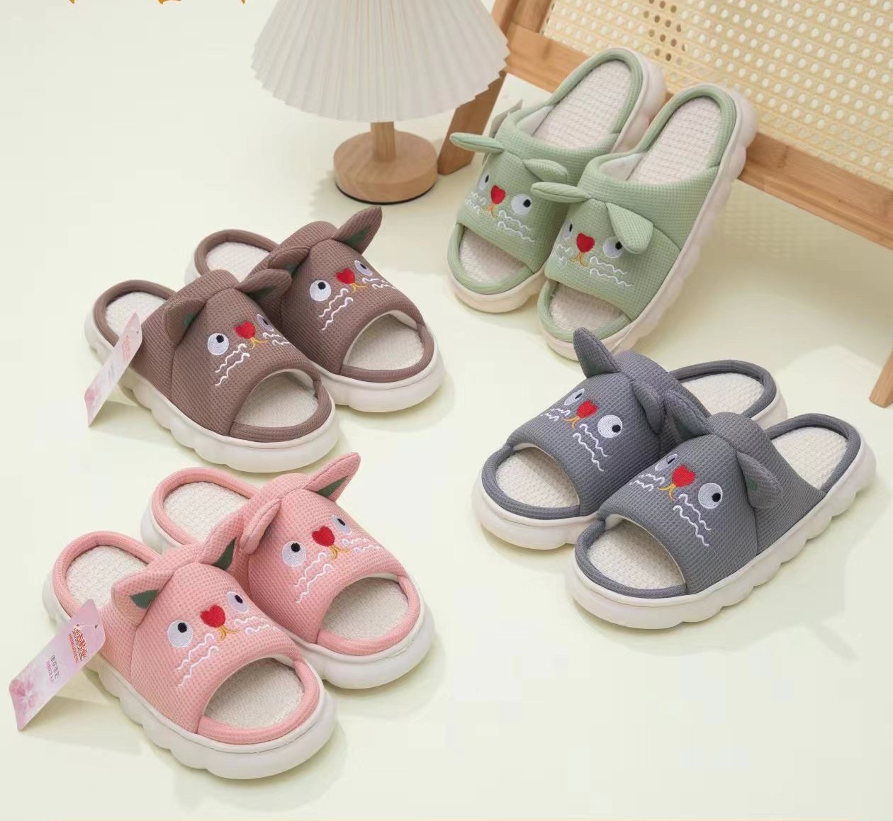 新款卡通/开口麻拖/加厚大白底/男女情侣款/居家拖鞋产品图