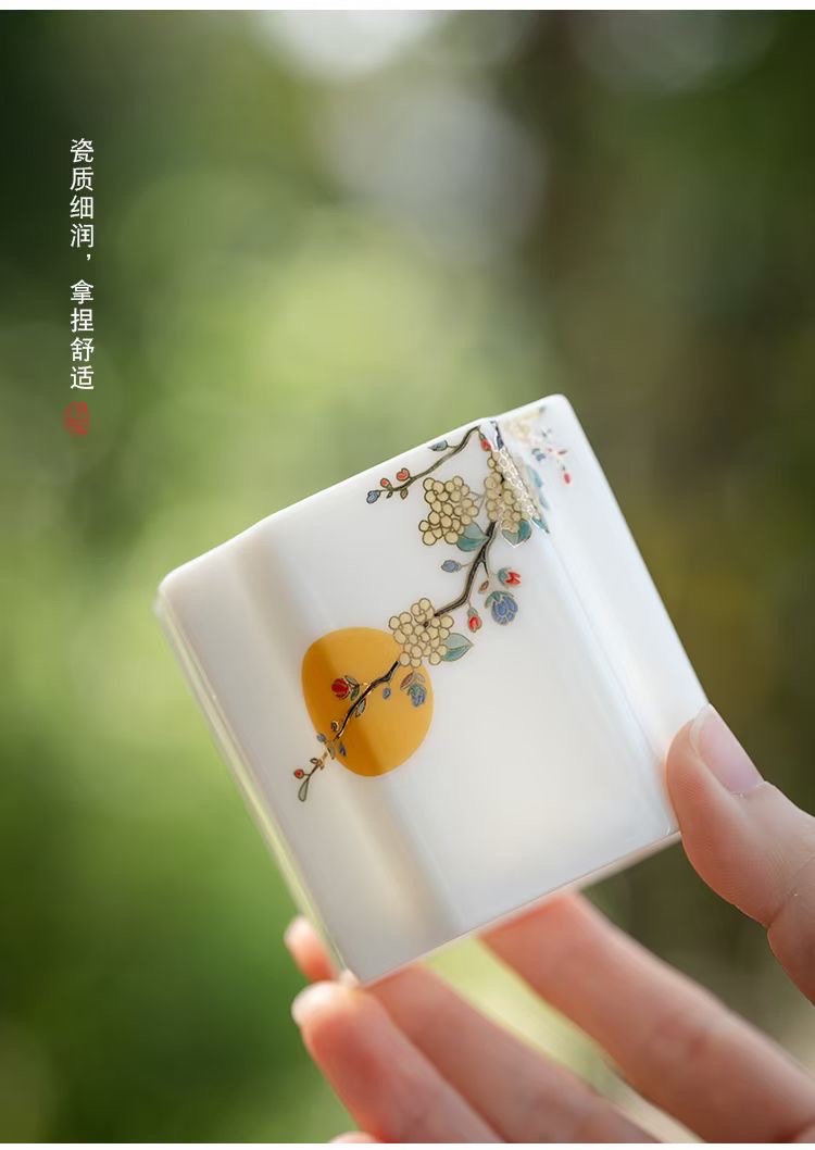 羊脂玉瓷茶具/轻便长续航/高清显示笔记本白底实物图