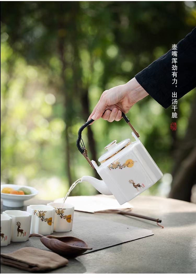 羊脂玉瓷茶具/轻便长续航/高清显示笔记本产品图