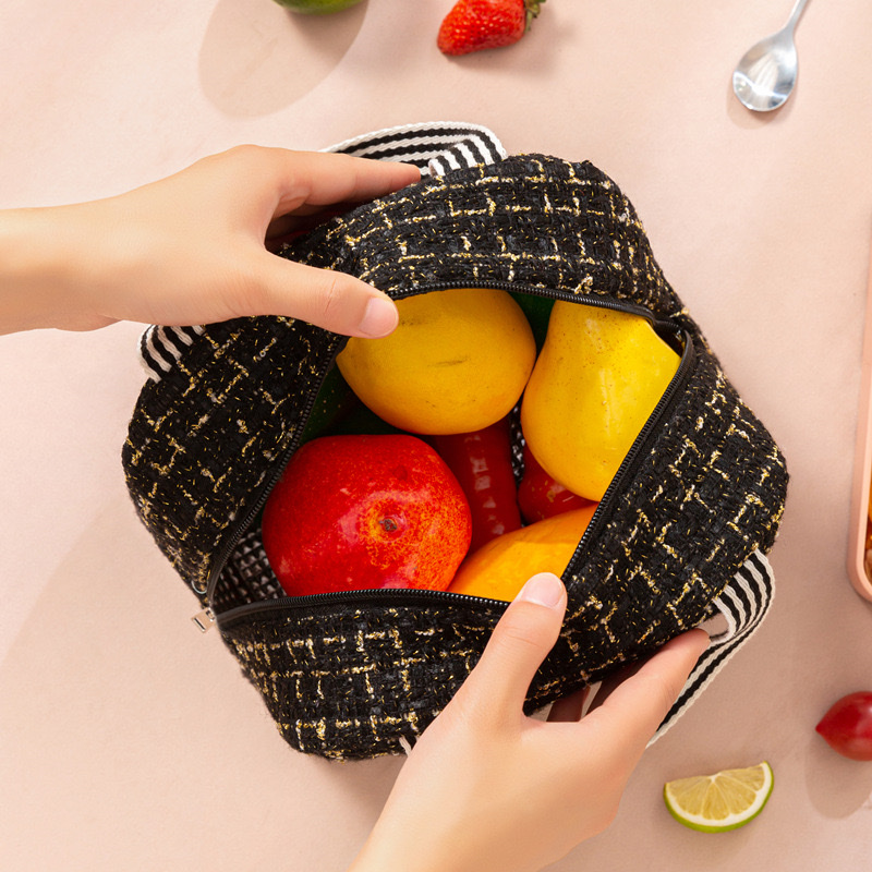 New Xiaoxiangfeng insulated lunch box bag for outdoor lunch, large-capacity thickened aluminum foil lunch bag for work Application Scenario
