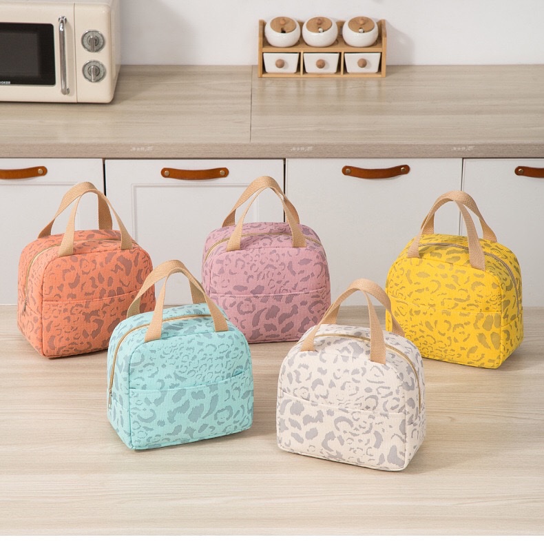New products in 2024: ink-wash pattern insulated bags, bento bags, lunch box bags, outdoor travel ice packs, picnic bags, and lunch bags detail image 6