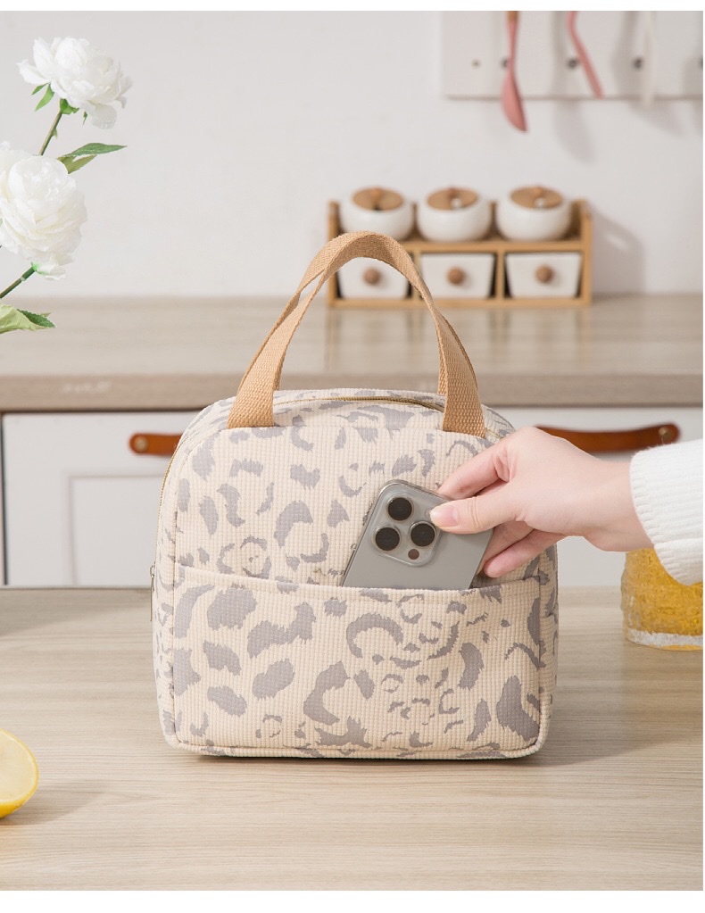 New products in 2024: ink-wash pattern insulated bags, bento bags, lunch box bags, outdoor travel ice packs, picnic bags, and lunch bags detail image 4