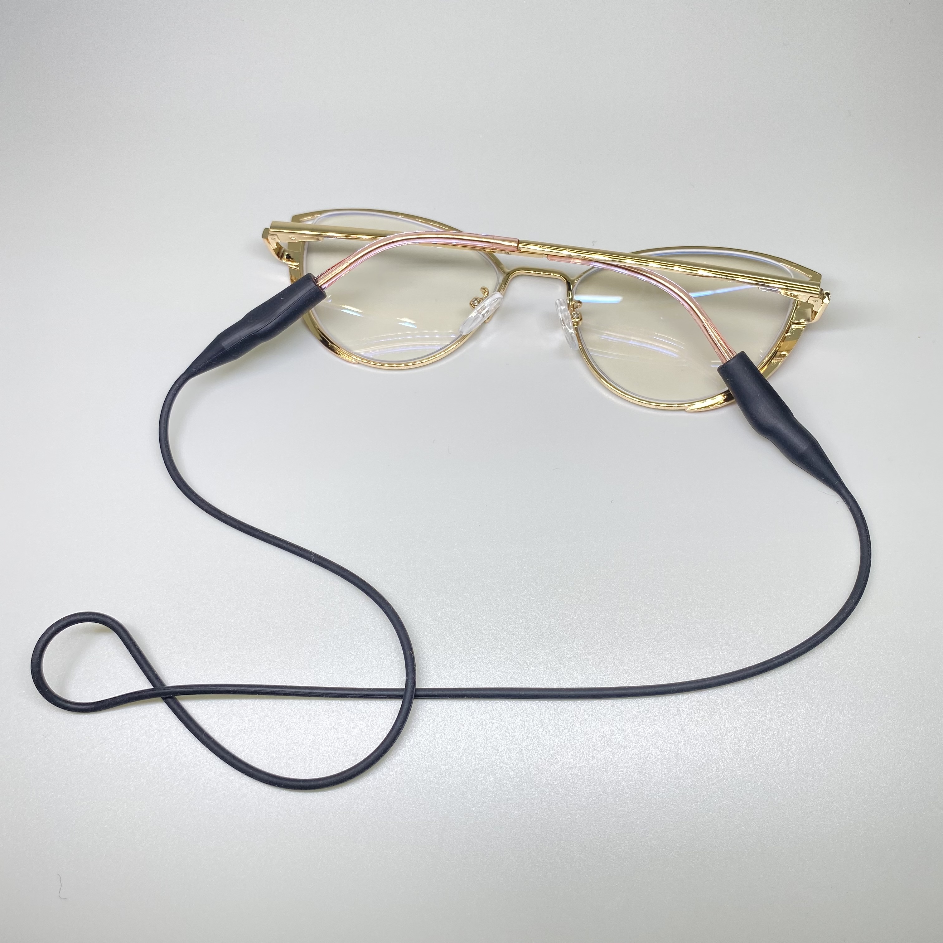 JX0091Y116 round-ended silicone eyeglass lanyard Application Scenario