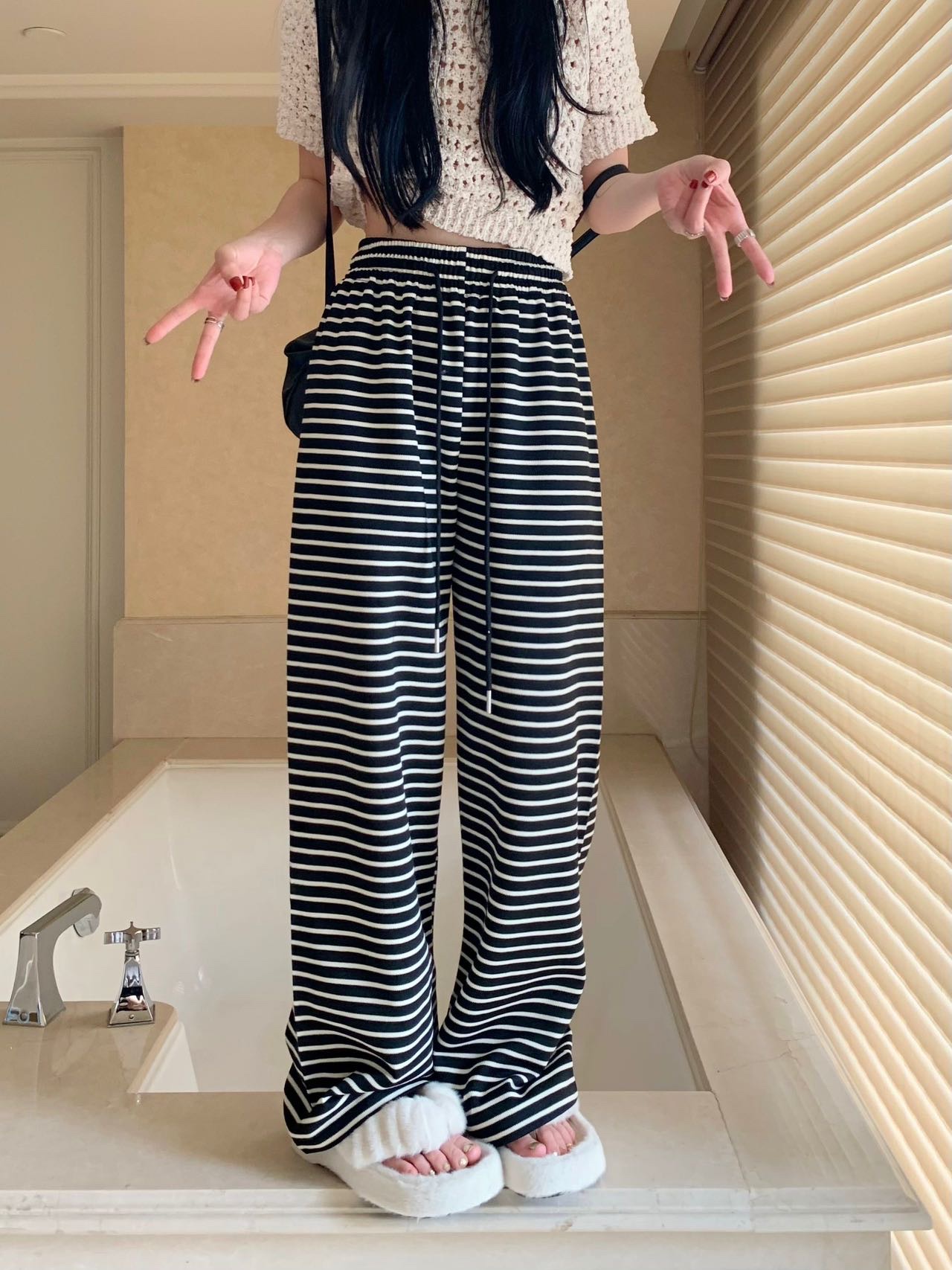 New loose and casual women's pants, summer sportswear for women, wide-leg pants, light, breathable, fashionable and comfortable, casual style, three-dimensional waist, Hong Kong-style horizontal wide-leg pants Item Picture