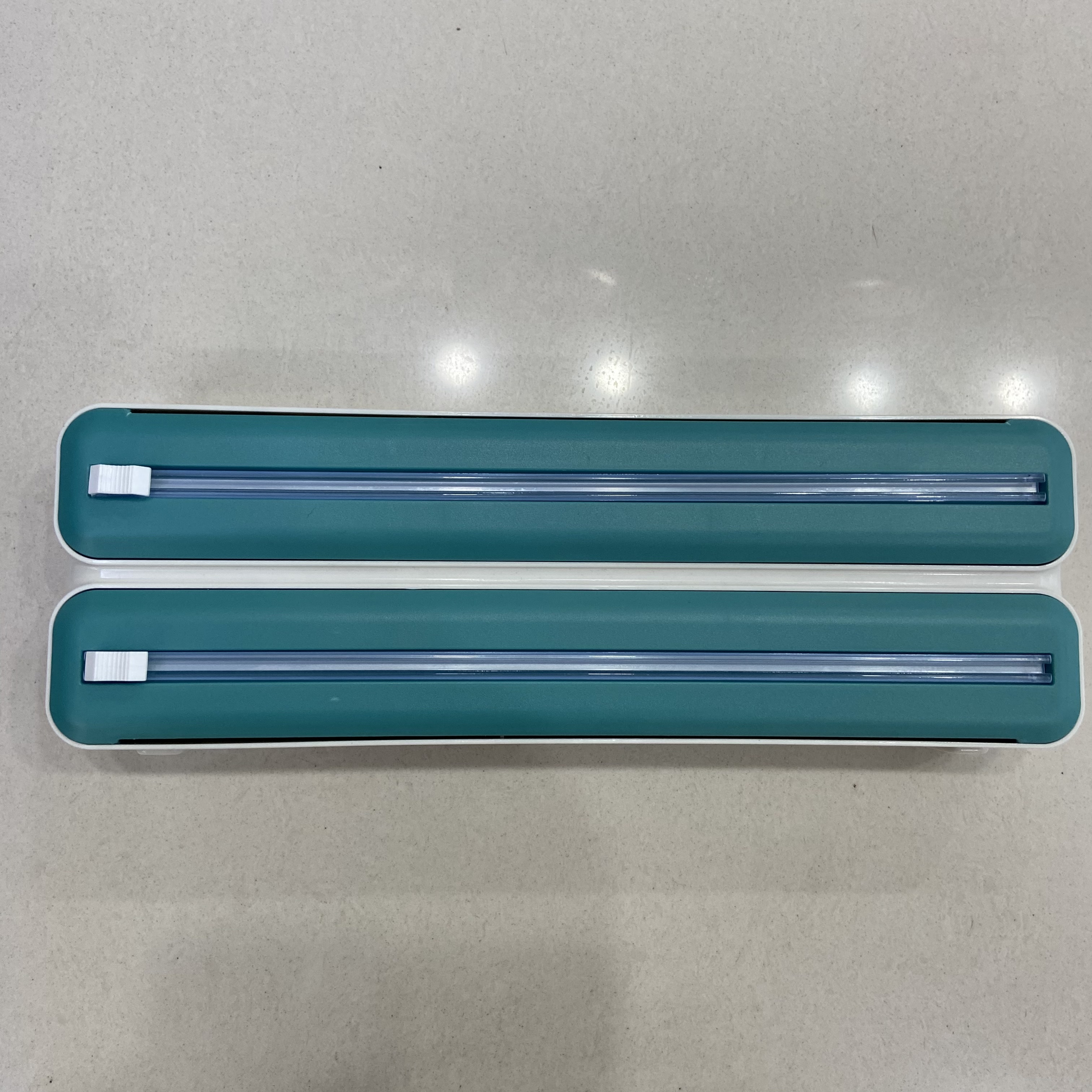 Kitchen Plastic Wrap Cutter Multi-Functional Storage Cutting Box Baking Paper Tinfoil Double Layer Plastic Wrap Divider Application Scenario