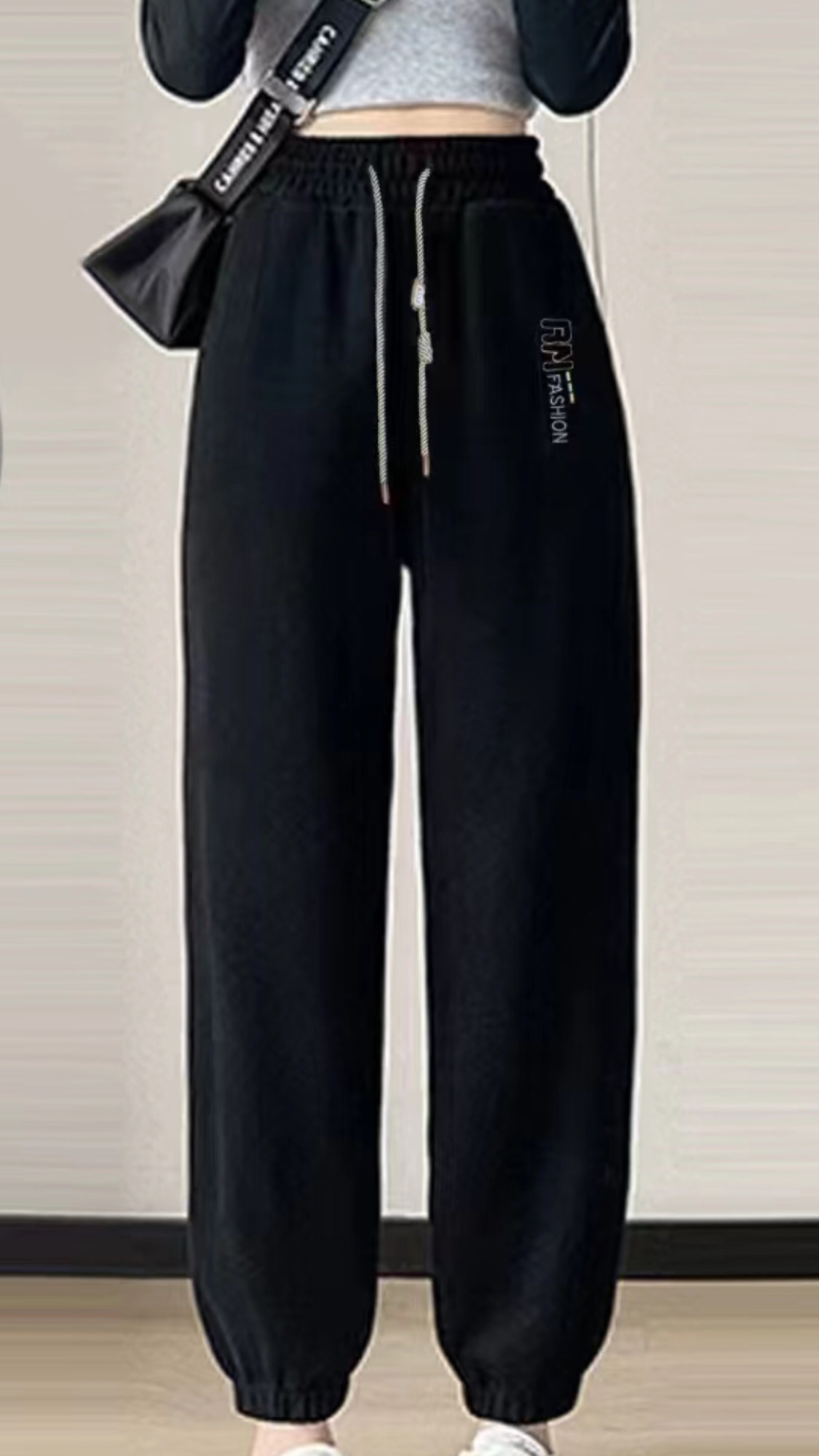 New arrivals for Spring and Autumn 2024: Grey and black women's sportswear and casual pants, a fashionable and trendy style detail image 2
