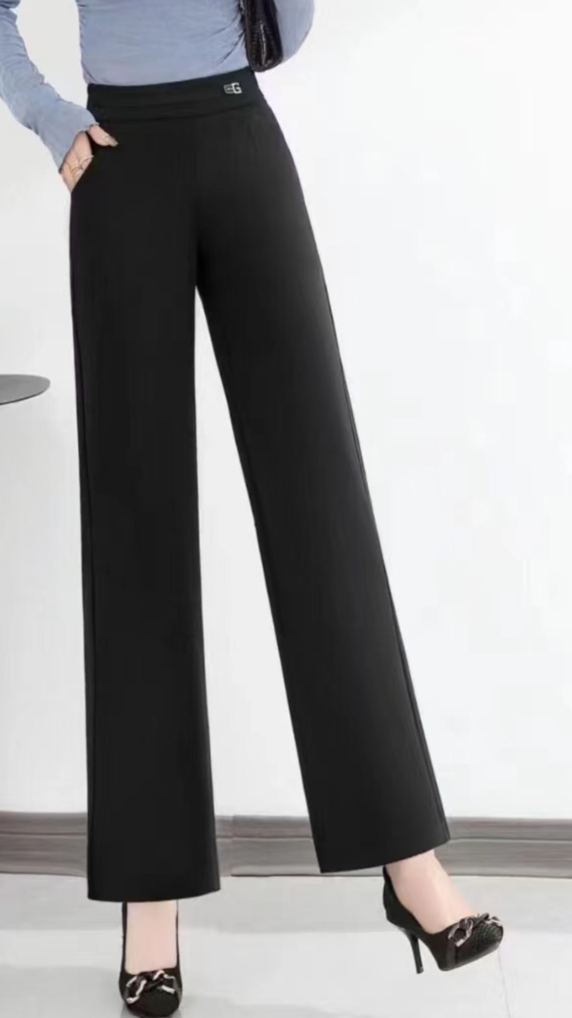 New product launch: Spring/Autumn 2024 Women's slimming straight-leg pants in black, a trendy and fashionable style details Picture