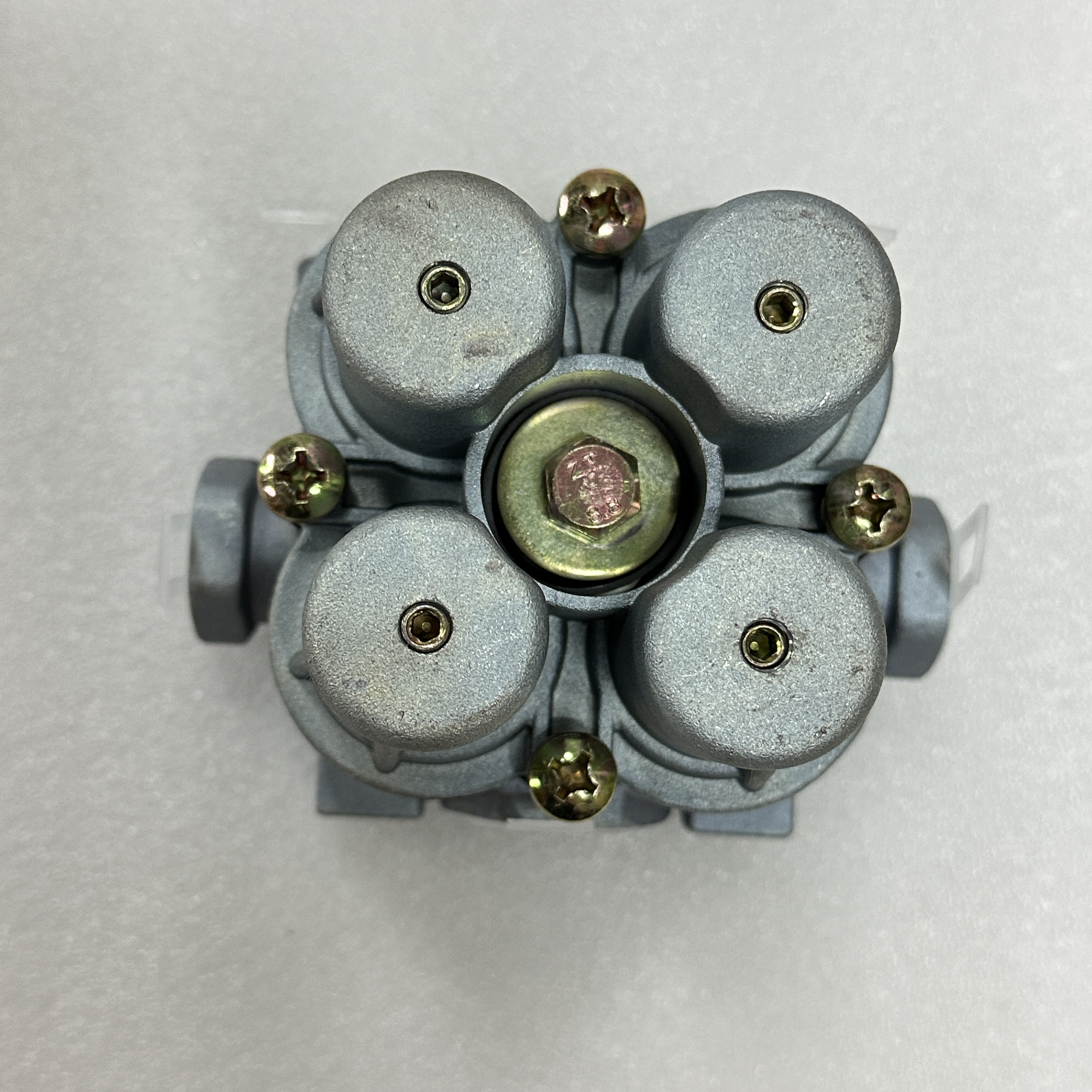 Auto parts for heavy truck truck four circuit distribution valve Four circuit protection valve AE4158 9347021000