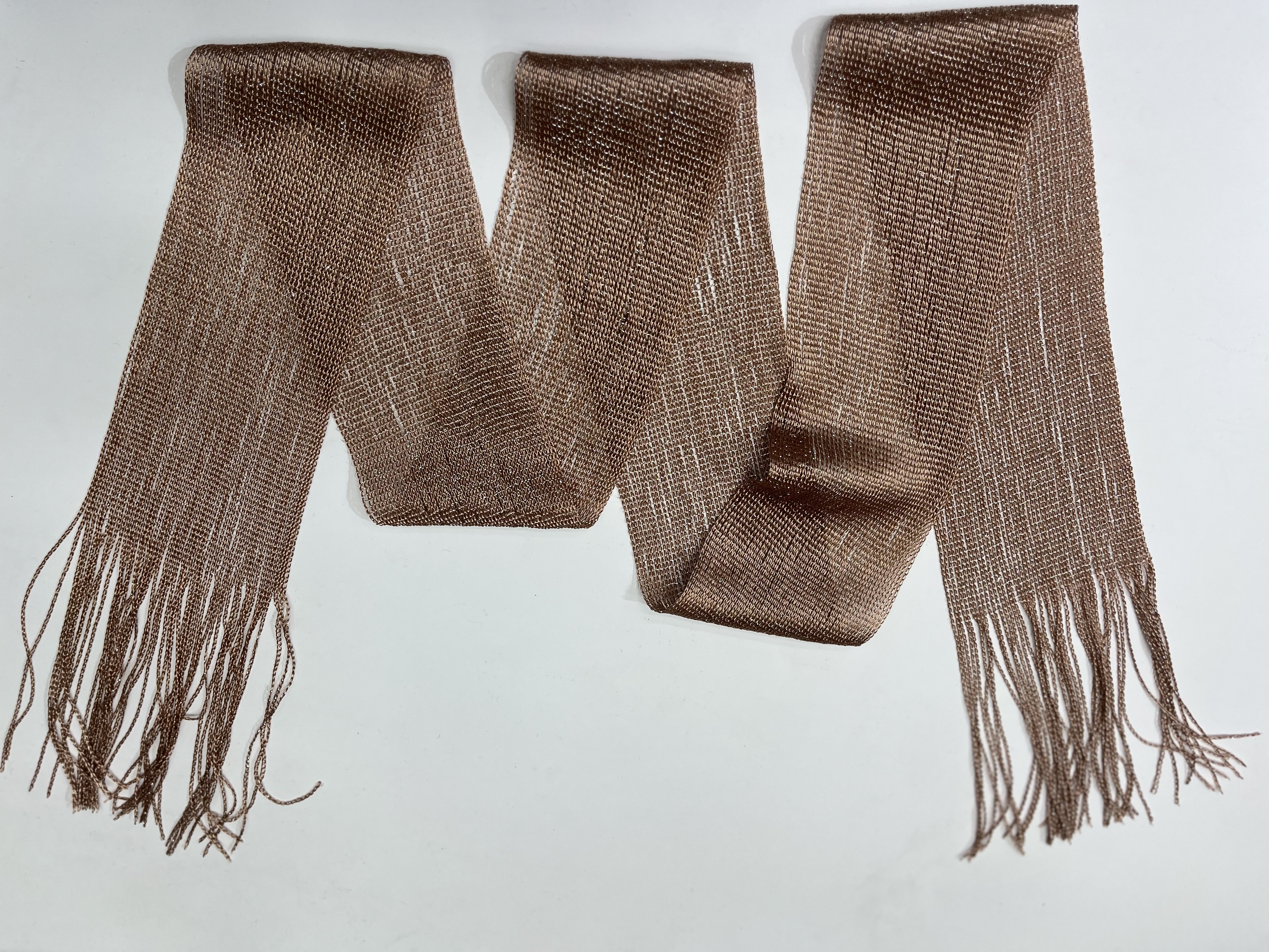 Cross-Border Spring And Autumn Decoration Bright Silk Flow Plate Small Scarf Thin Narrow Long Thin Neck Application Scenario