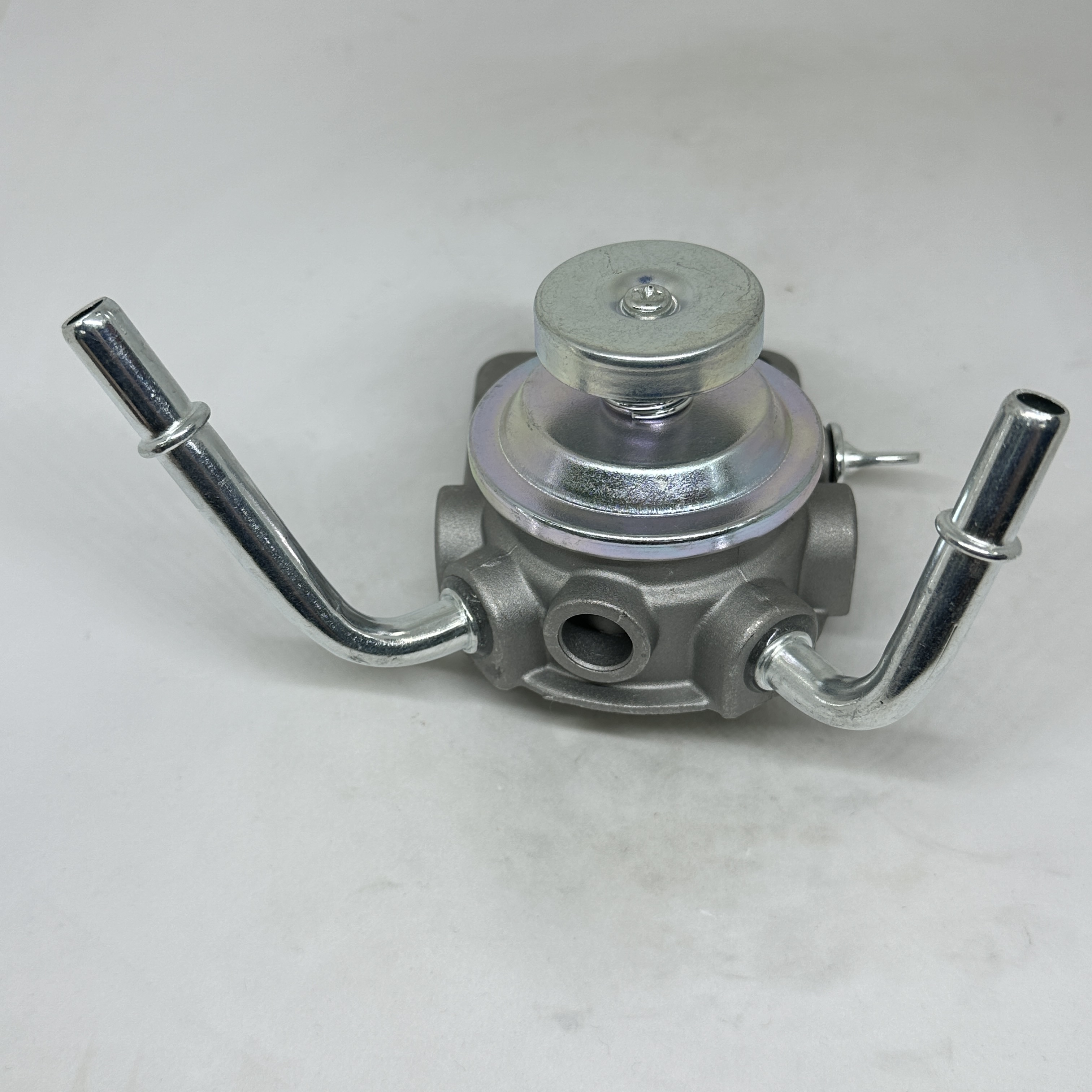 Auto parts for modern engine hand pump oil-water separator cover 31925-4F800