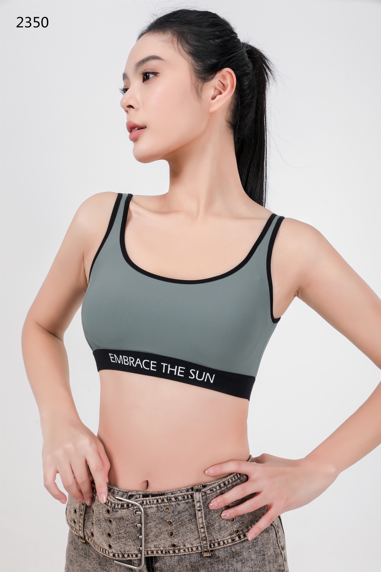 2350 Latex Fixed Cup Pilates Exercise Yoga Nylon High Elastic Fine Rib Casual Back Bra (M L 2) Application Scenario
