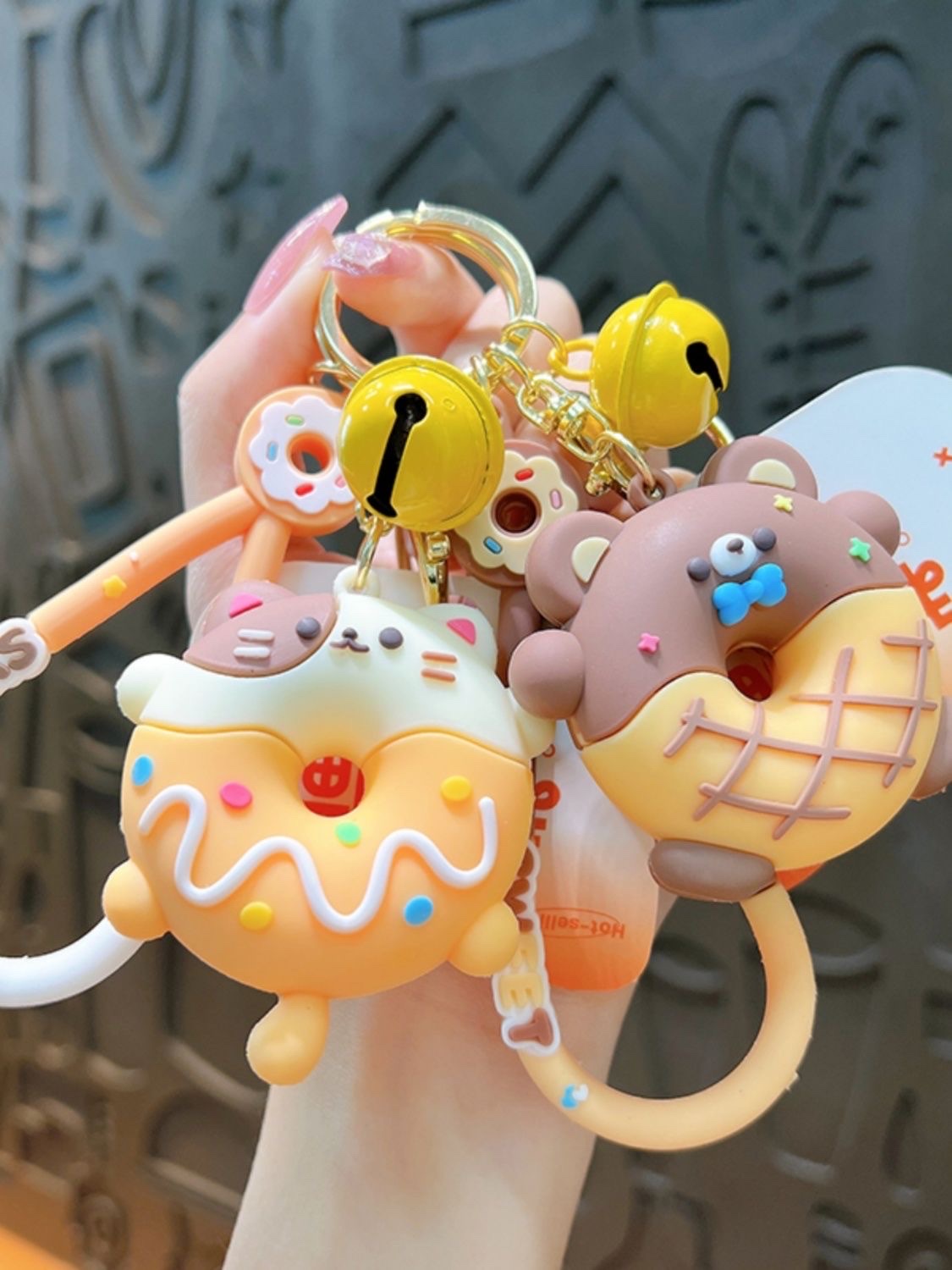 Doughnut pendant keychain figurine Application Scenario