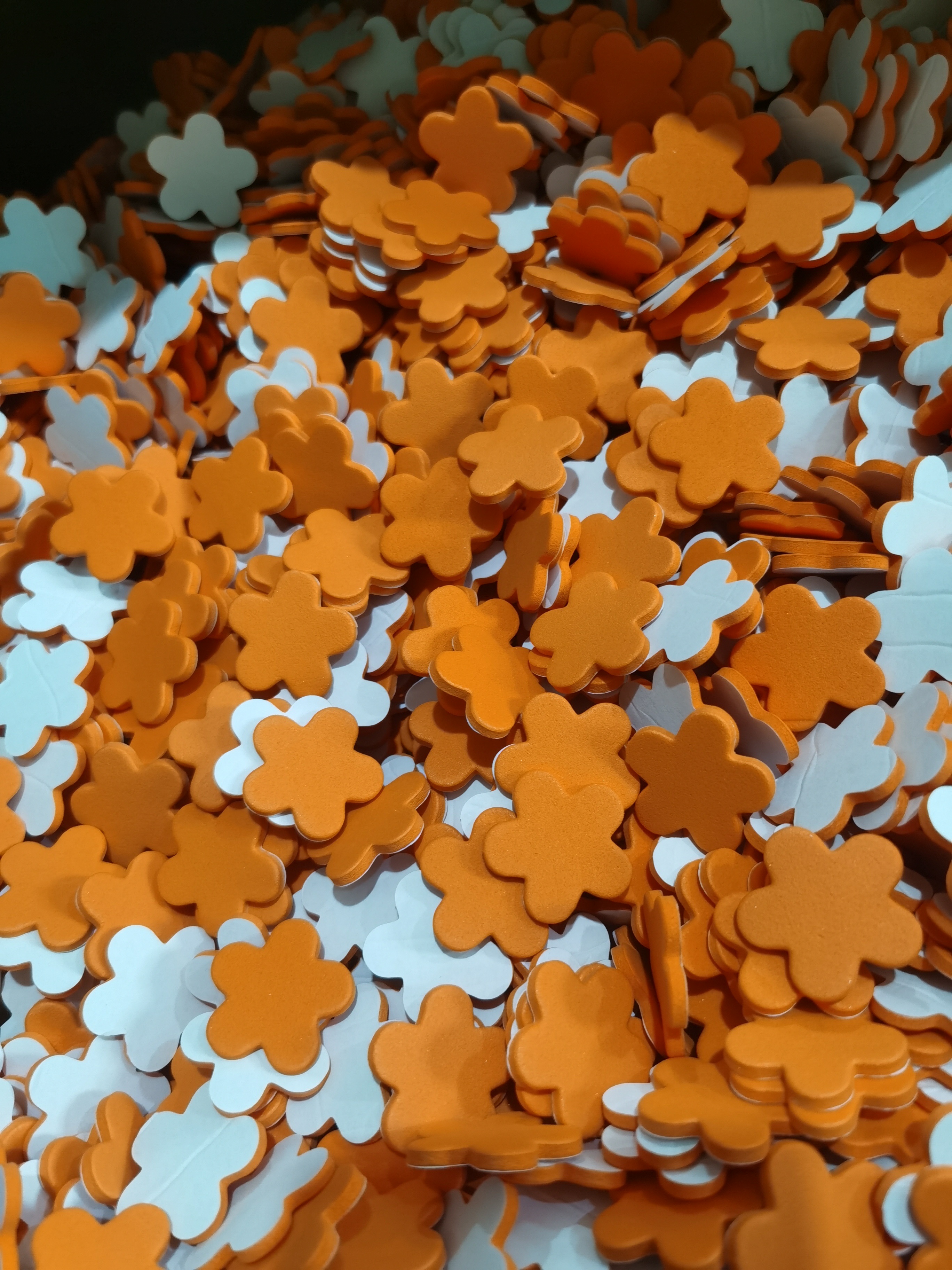 Adhesive backing for small flower patches details Picture