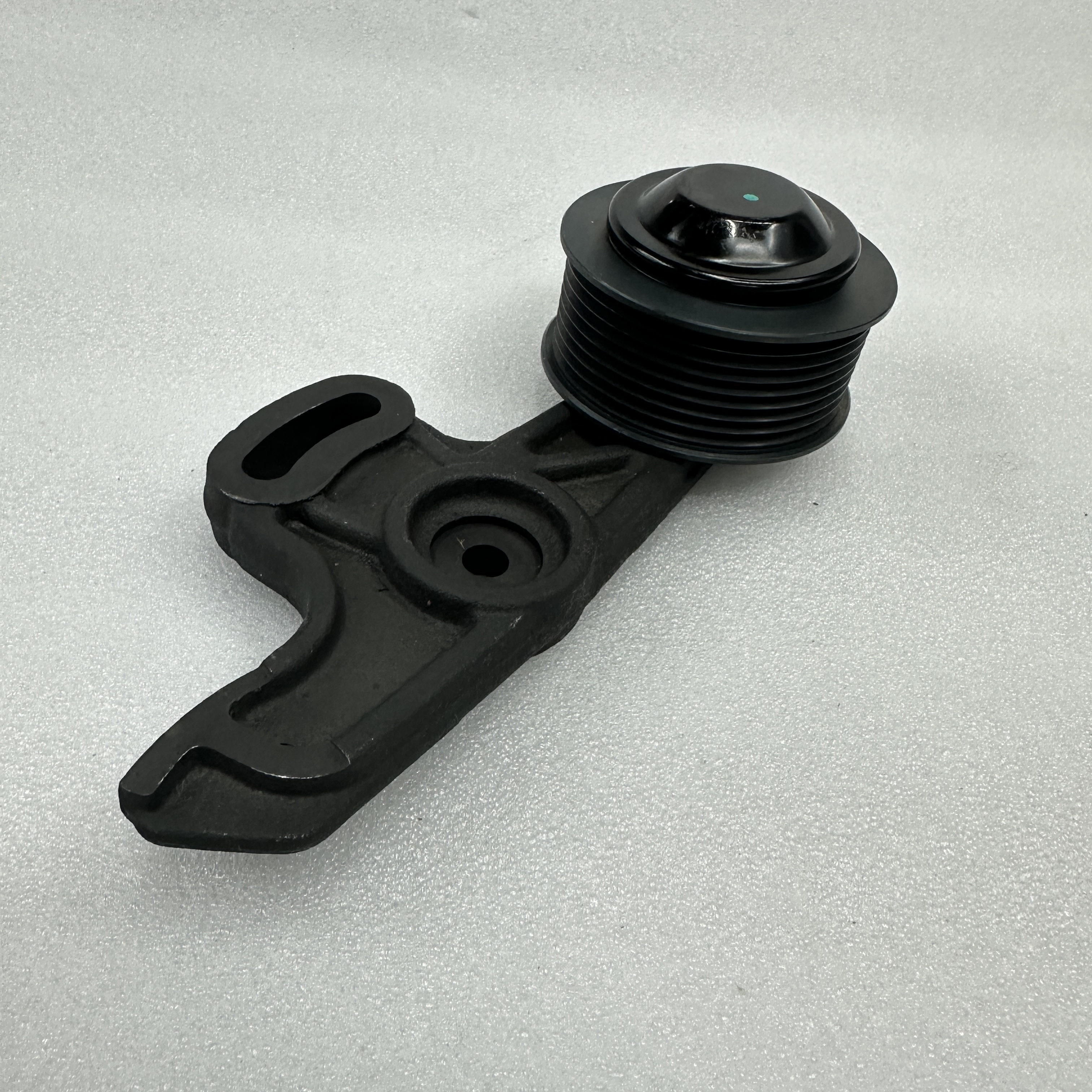 The auto parts are suitable for JCB JCB engine pulley tensioner pulley 320/08729 Application Scenario