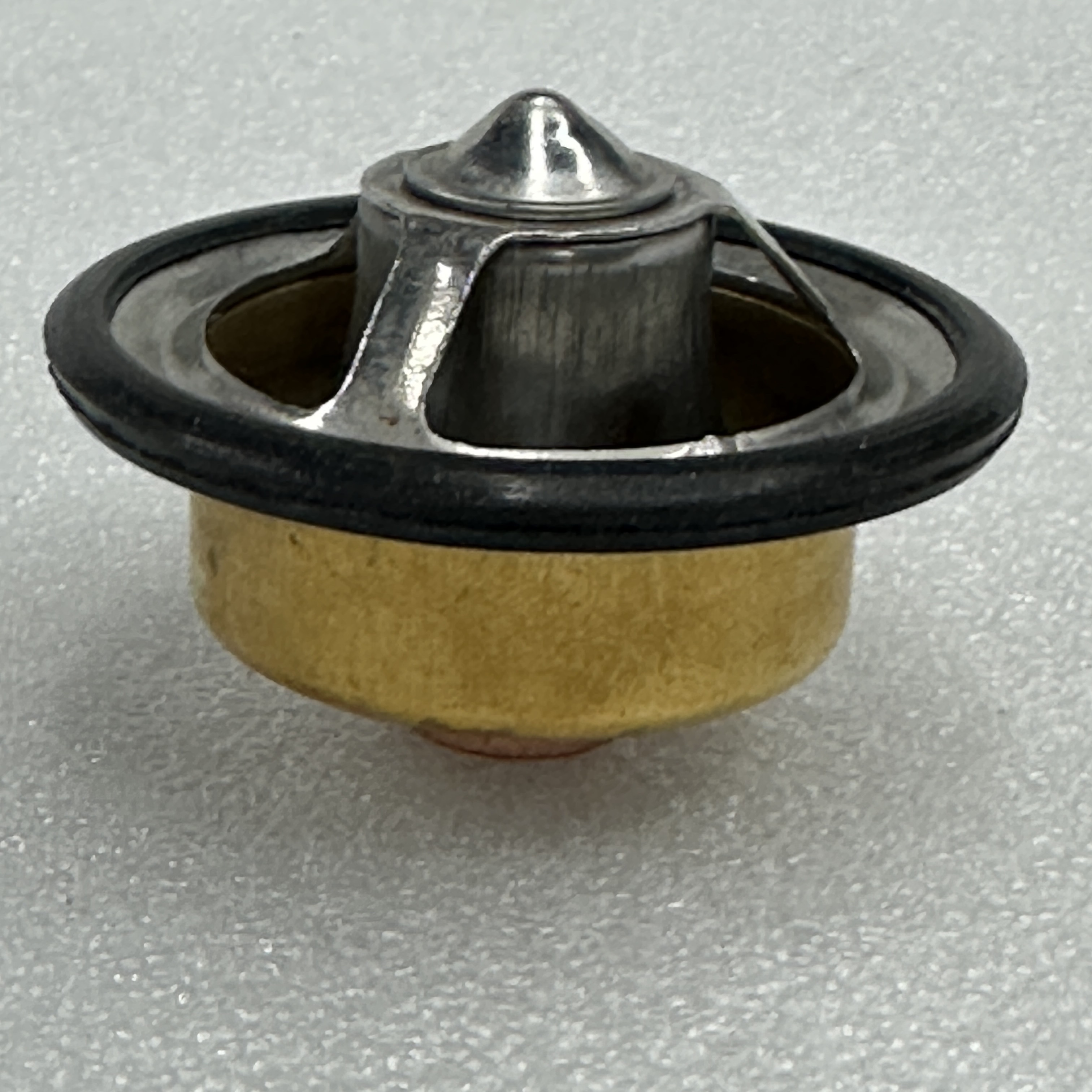 تنطبق لوازم السيارات على مبرد محرك جون دير القوي DZ1005555. Specification image