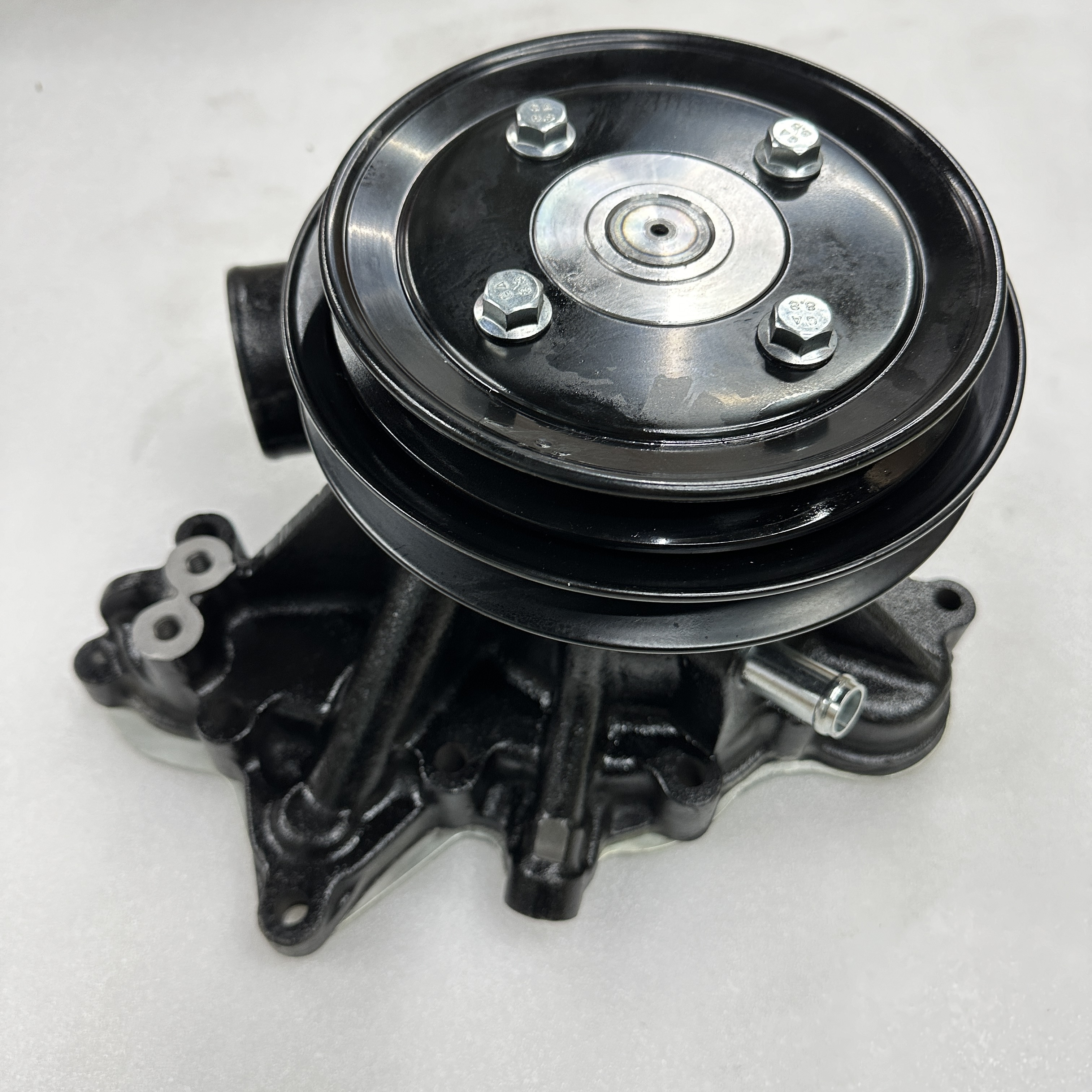 Automotive parts are suitable for Mitsubishi 8DC9 8DCA11 engine cooling water pump ME995645 Specification image