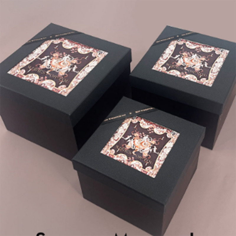 New special paper square craft gift set box, high-end wedding candy box, storage box, gift packaging box Application Scenario