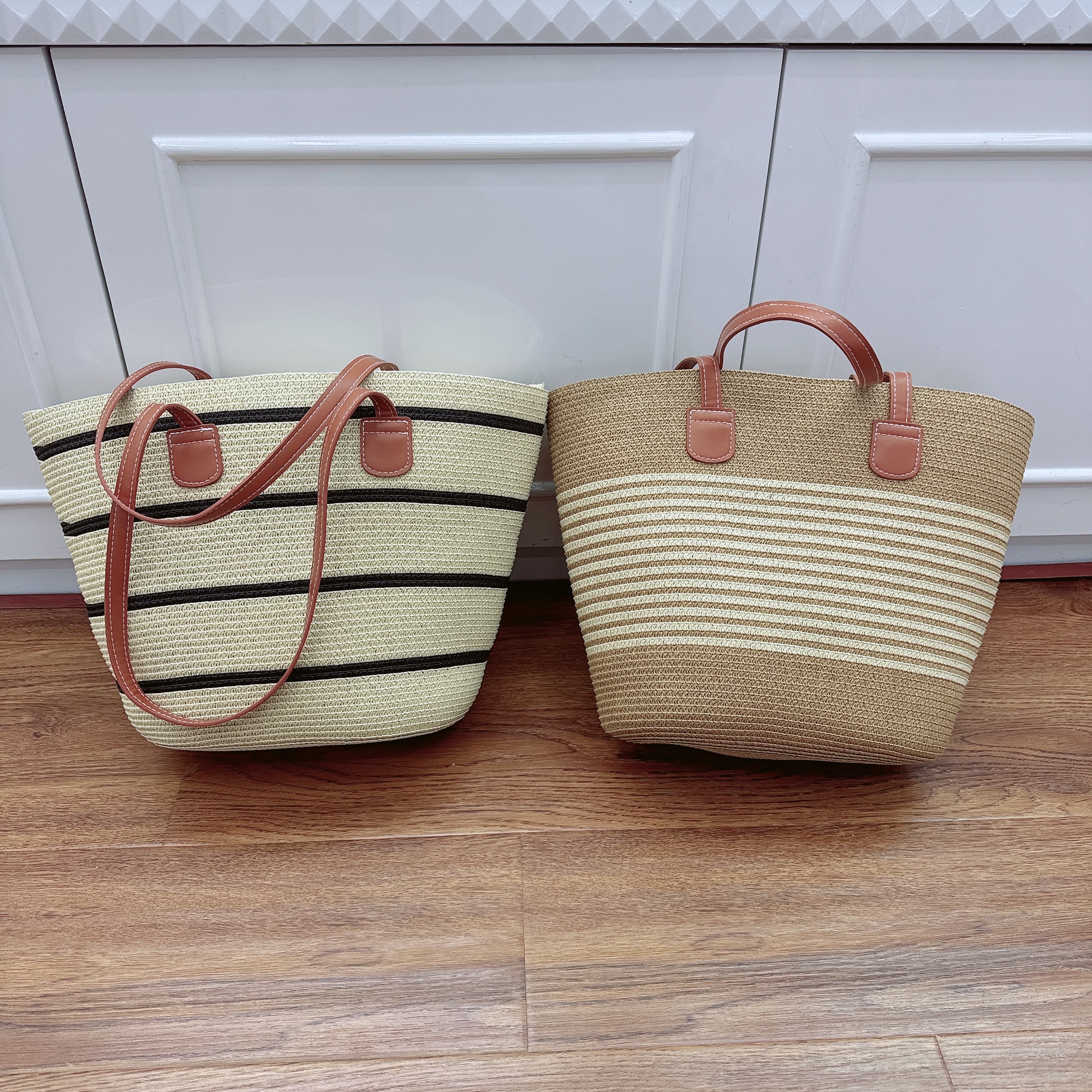 Summer new straw weaving bags, large-capacity tote bags, women's beach bags, leather shoulder straps, striped woven bags, fashionable single-shoulder bags, straw weaving bags, woven bags, women's straw weaving, artistic women's bags, women's straw weaving, popular detail image 7
