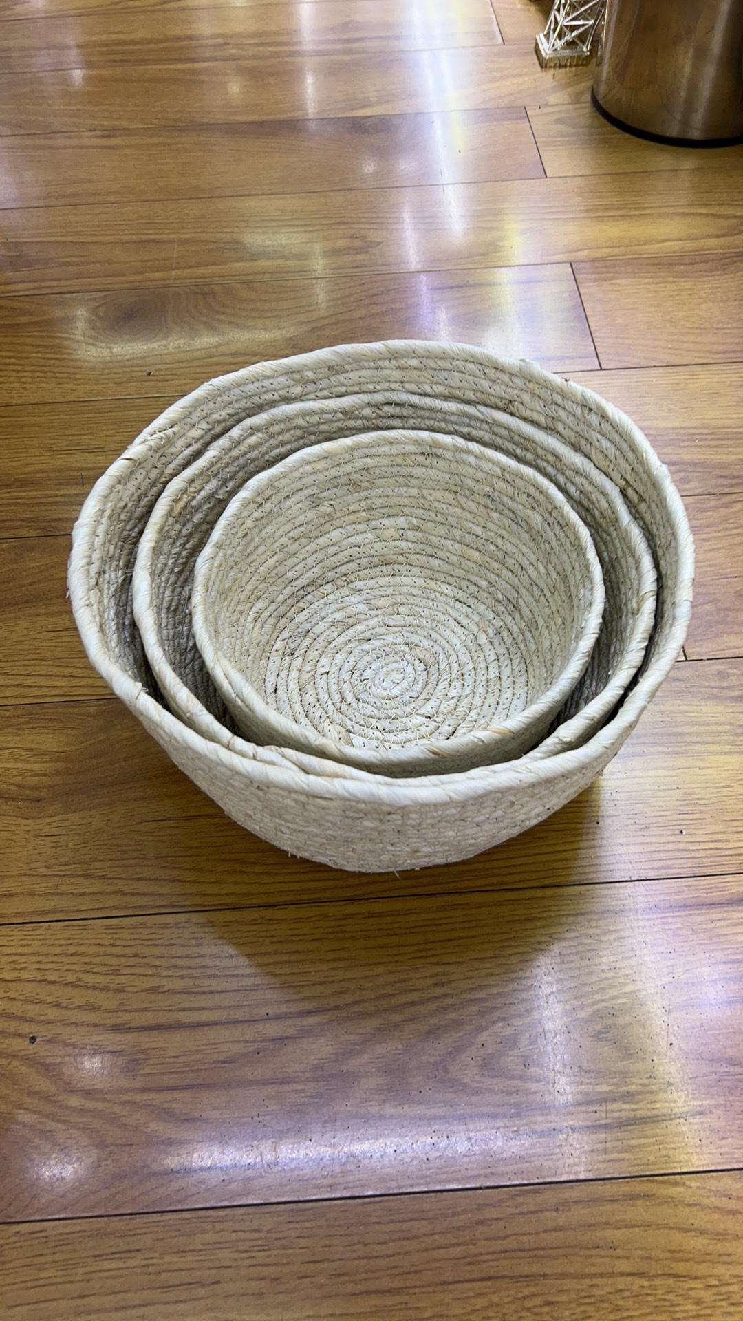 手工编织篮 藤编工艺 竹编 折叠洗衣篮 精致编织收纳篮 环保耐用 家居必备