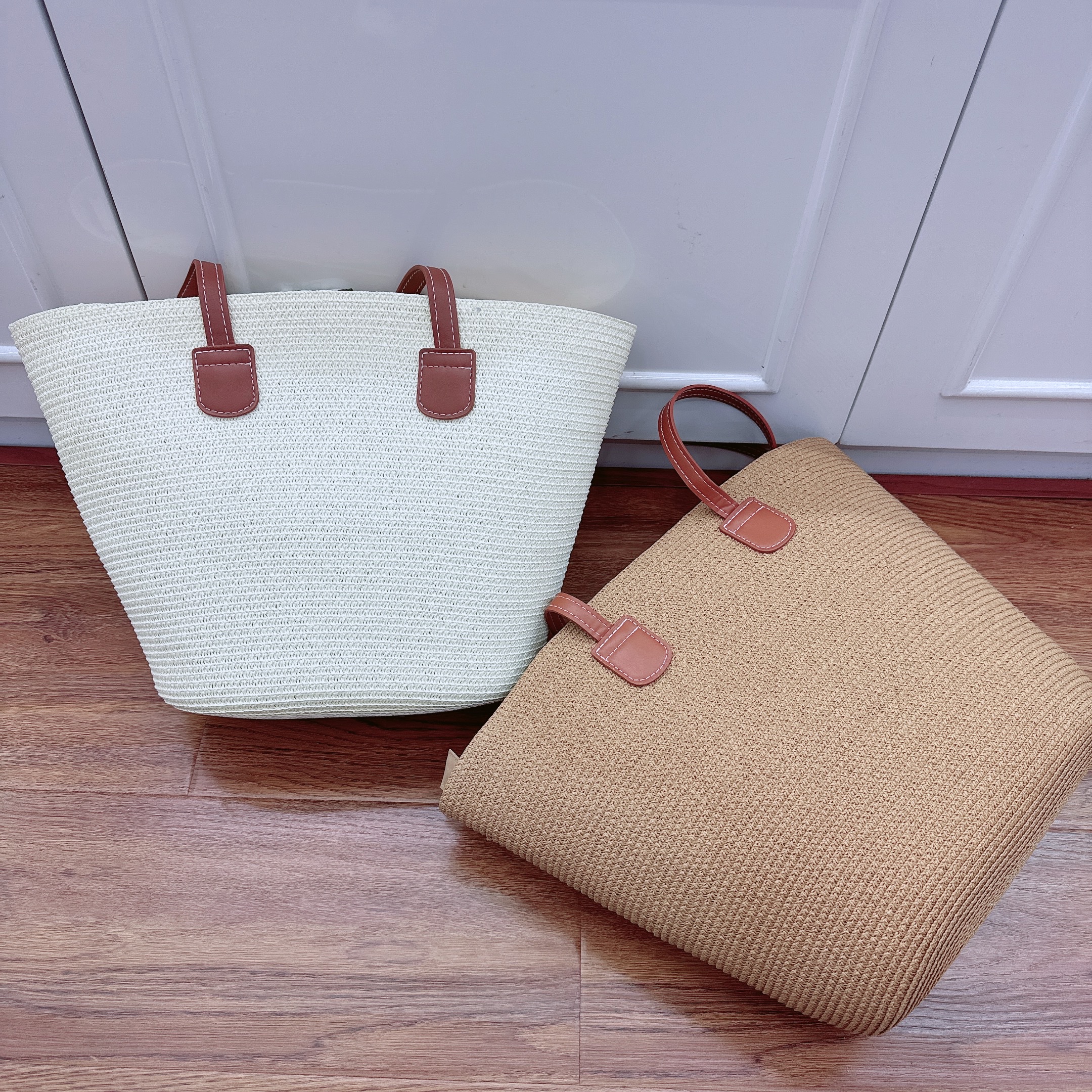 Summer new straw weaving bags, large-capacity tote bags, women's beach bags, leather shoulder straps, striped woven bags, fashionable single-shoulder bags, straw weaving bags, woven bags, women's straw weaving, artistic women's bags, women's straw weaving, popular detail image 6