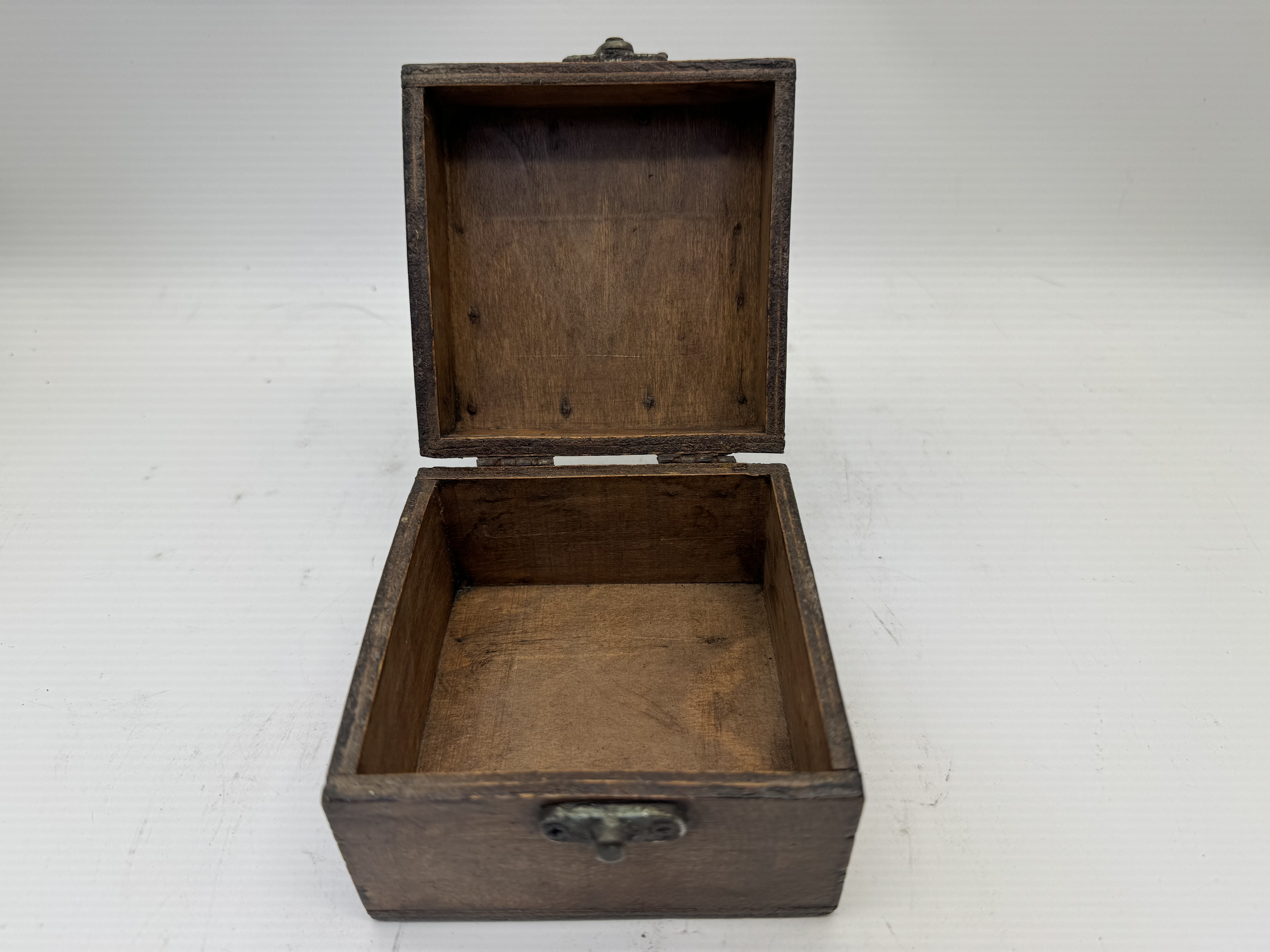 木质工艺品实物图