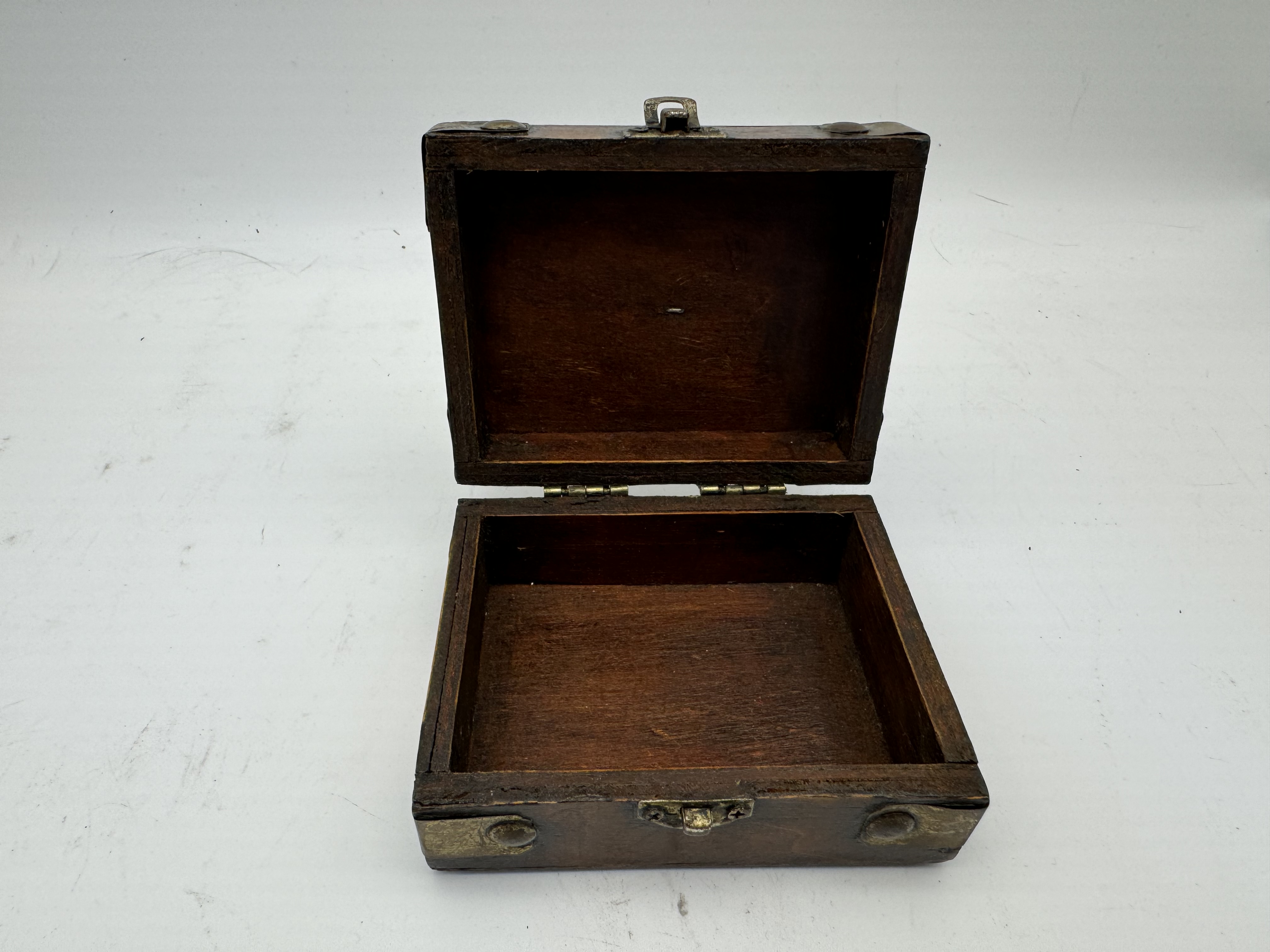 木质工艺品实物图