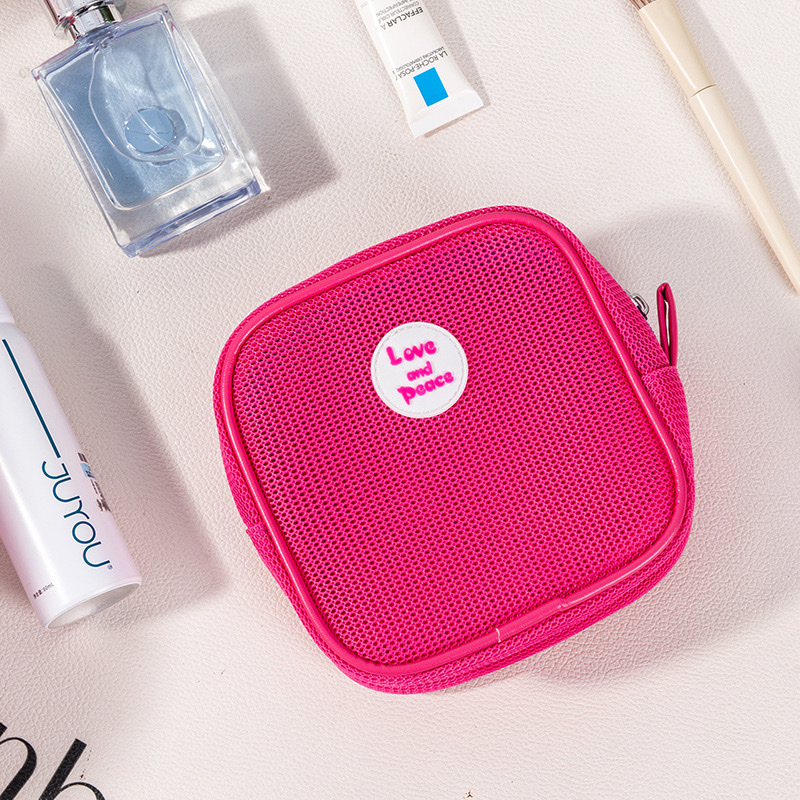 New toiletry bag, lightweight travel storage bag, lipstick small bag, medium bag, beach quick-drying makeup bag Application Scenario