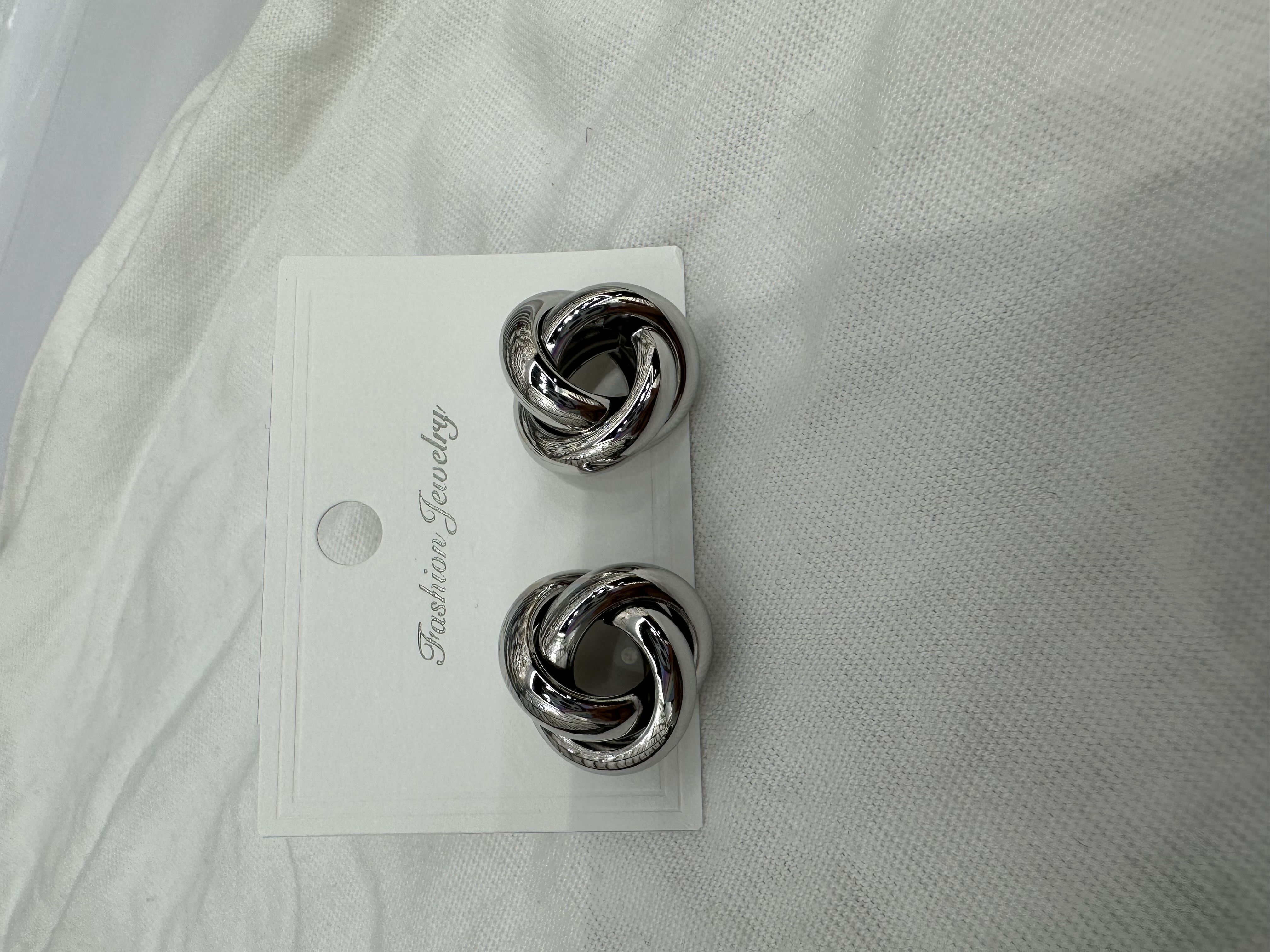 个性打结造型耳钉女镂空耳环简约小巧立体感耳饰耳环耳饰饰品产品图