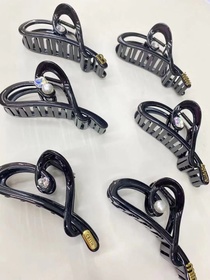 2024 Korean claw clip back head pumpkin claw clip fashion diamond Kai Panfa love headdress small square claw clip miu2024041300050802