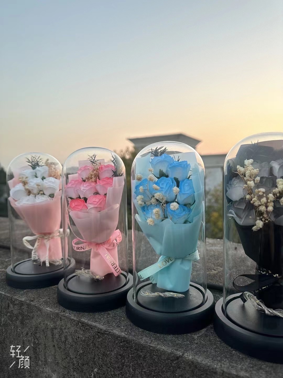 Thumb rose bouquet with glass cover, Valentine's Day, Teachers' Day and Mother's Day gift detail image 3