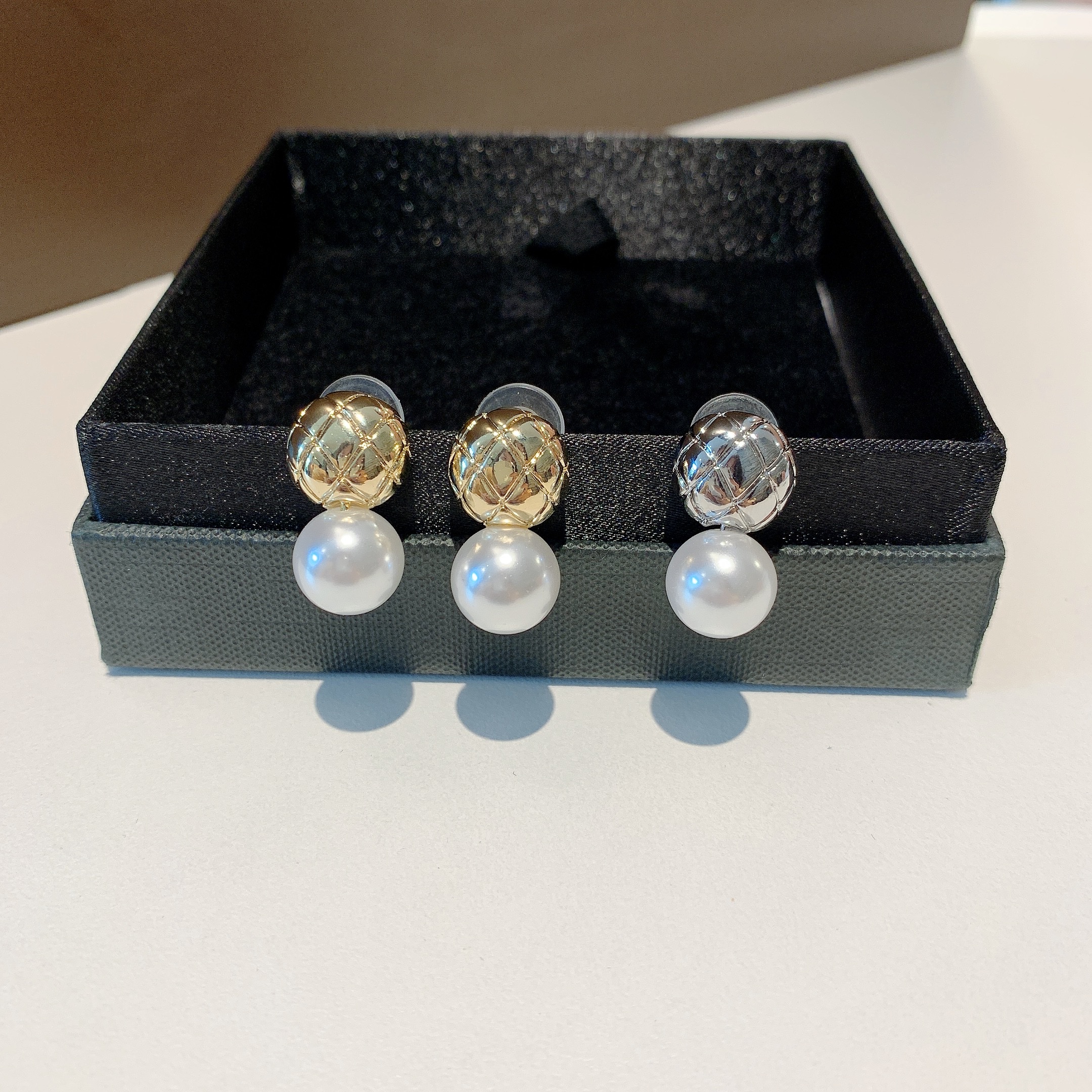 简约珍珠款耳钉通勤气质时尚百搭款珍珠耳钉