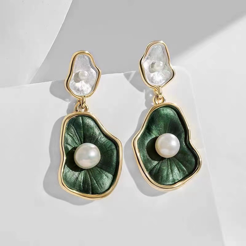 Shi CAI Ni s925 silver Needle Stud earrings are fashionable and stylish Specification image