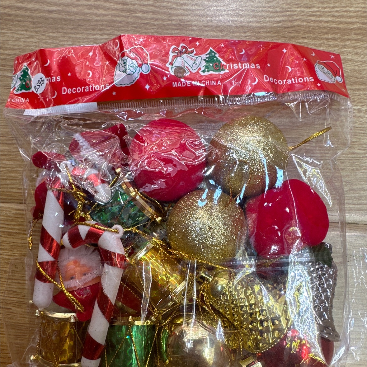 A lot of Christmas trinkets in a bag details Picture