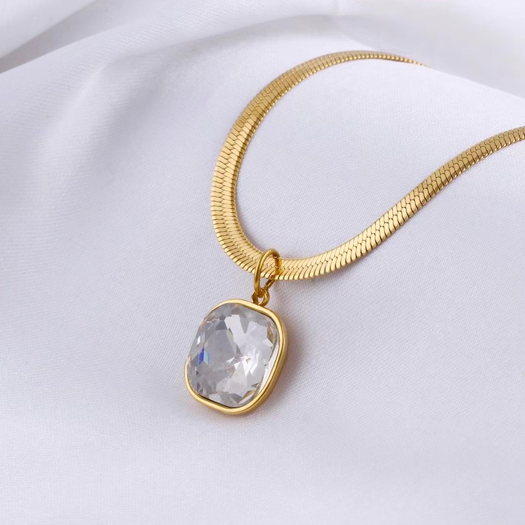 Senluo Jewelry 18K titanium steel square gemstone necklace with real gold plating, fashionable ladies' stainless steel gold-plated pendant necklace detail image 6