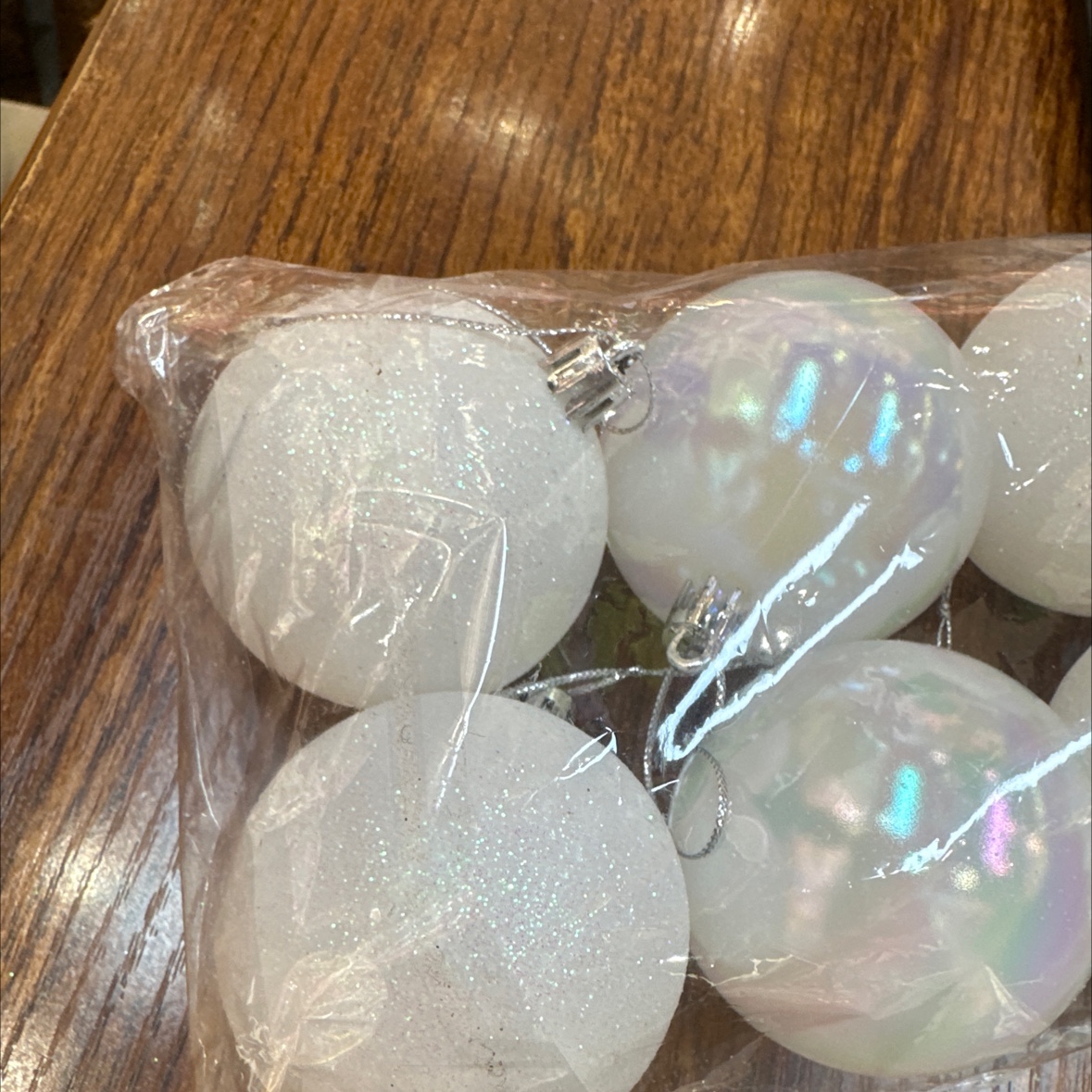 Acrylic shaped crystal butterfly inserts, metal fridge magnets, and simulated plant garden decorations are both beautiful and practical home items details Picture