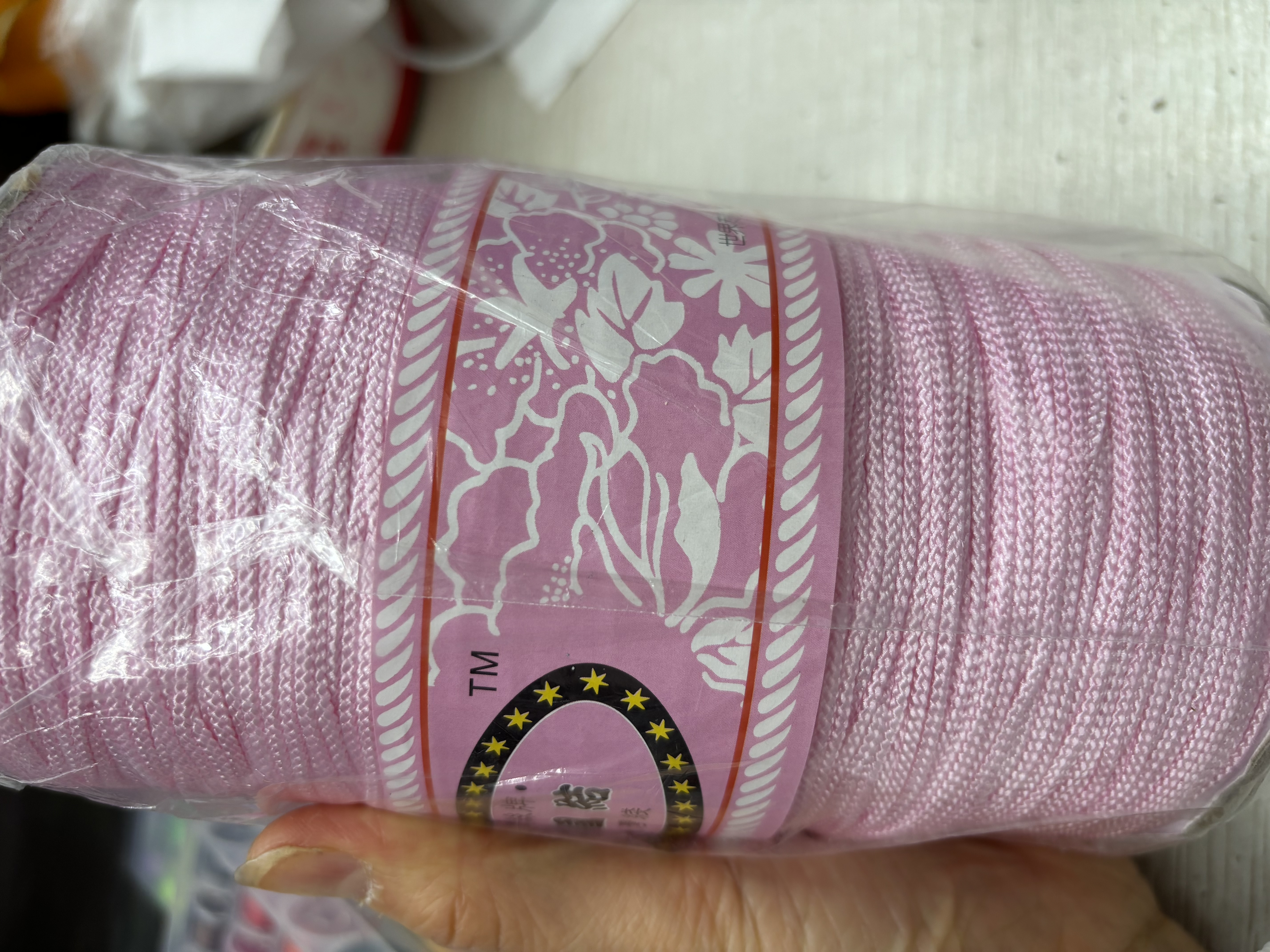 台湾线2 m m曼波绳锦纶大卷半公斤，粉红色。一卷约330米左右，搭配饰品专用线高档手链项链