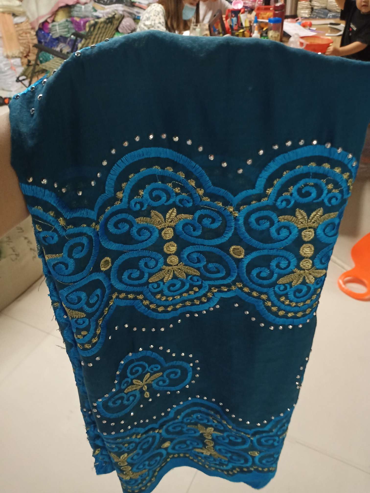 Muslim embroidered headscarf, rhinestone long scarf, Muslim products, women's scarf, linen Arabian details Picture