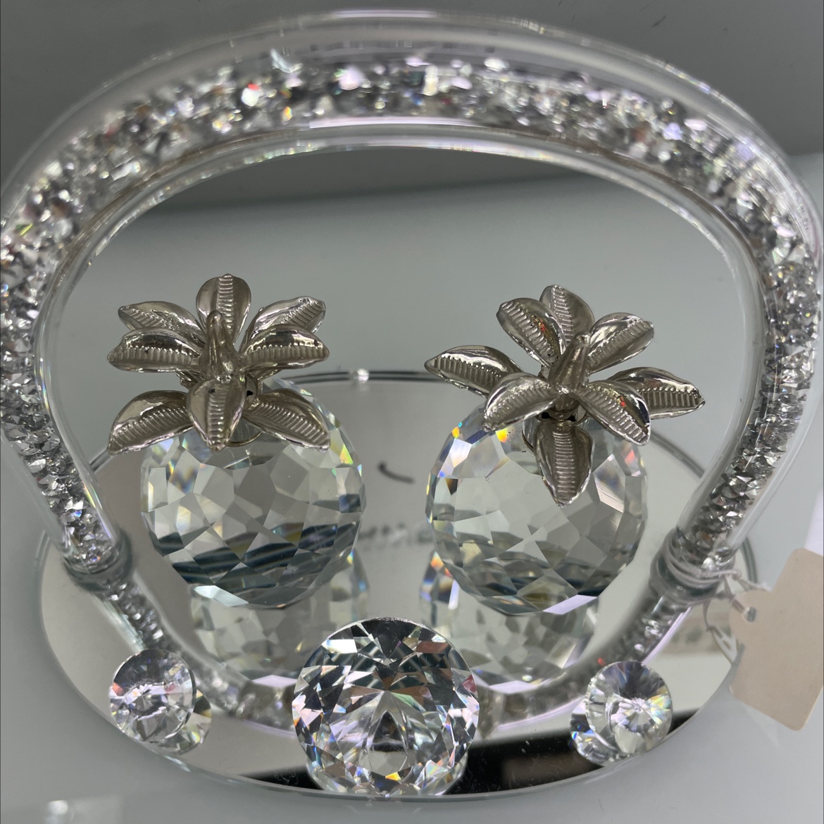 Two transparent pineapples with silver-iron decoration, two small bricks ➕ a large diamond art transparent glass arrangement, exquisite silver broken brick decoration details Picture