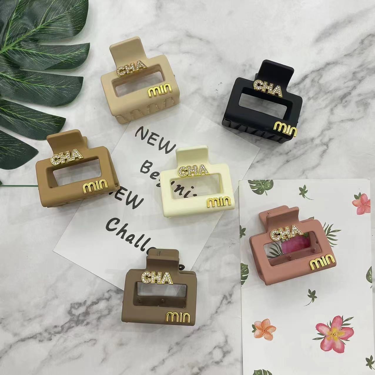 4.5 cm shark clip Hair accessory, elegant ladies' accessory headwear, hair clip detail image 4