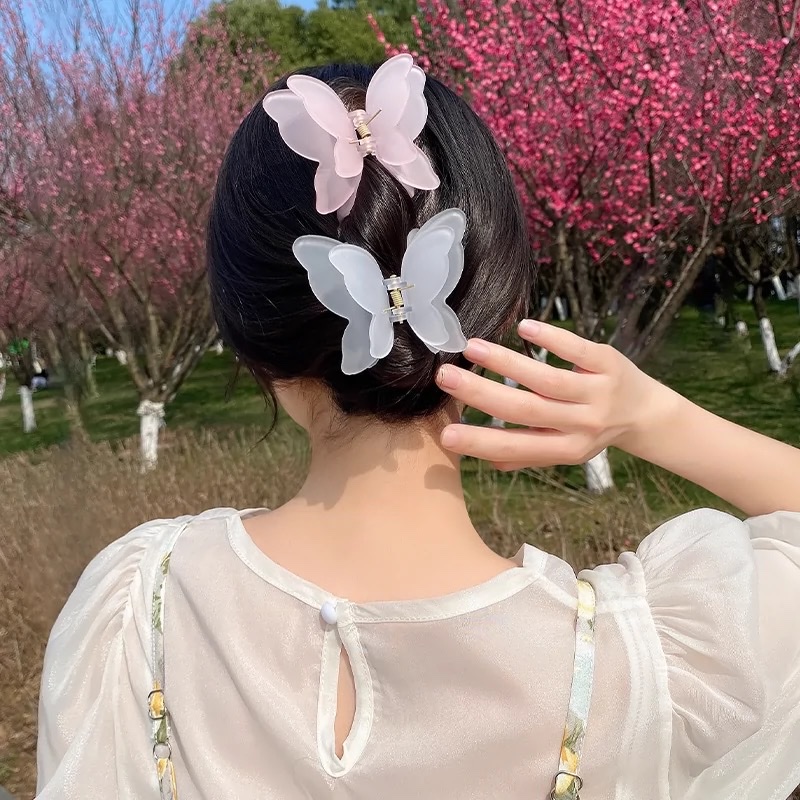 Butterfly half-tied hair at the back of the head, high-end shark clip, grappling clip, headwear, ins updo, women's hairpin, headwear, hairpin detail image 5