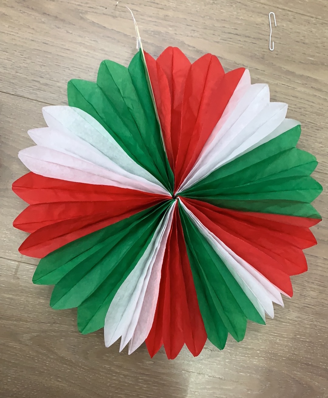 Mexican characteristic red, white and green spaced honeycomb paper fans, festival supplies, party supplies details Picture
