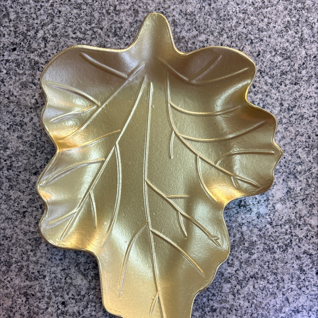 浙江义乌国际贸城工艺品树叶檀木雕花梳子木珠