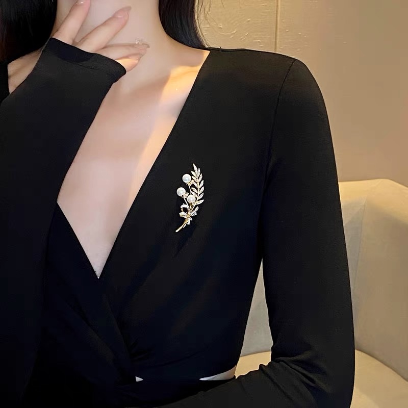 麦穗珍珠胸针奢华高档女胸花别针防走光设计感小众西装衣服配饰品详情图4