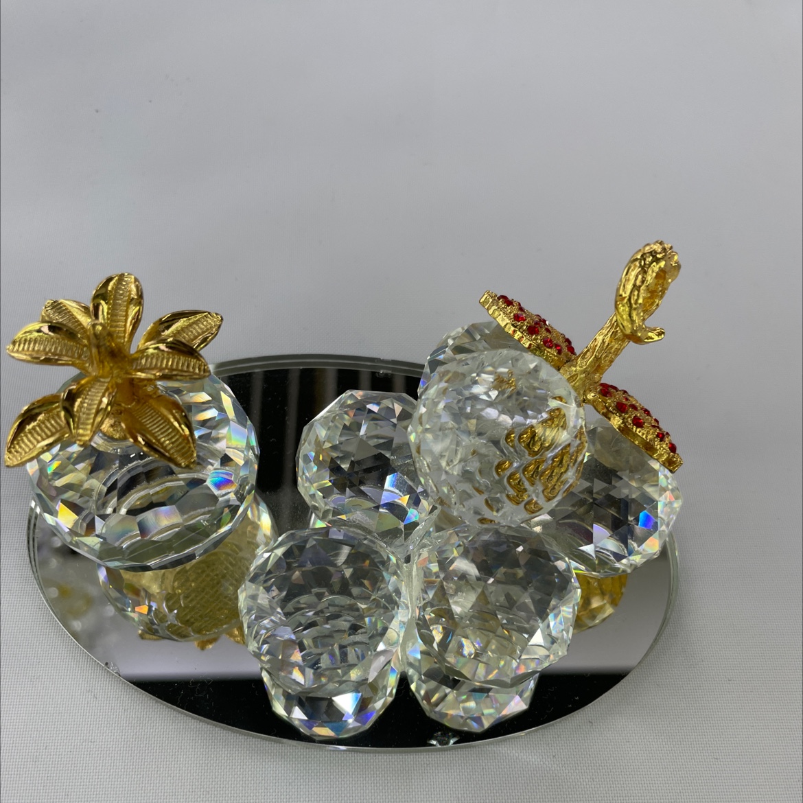 Pineapple ➕ grape figurine with added metal leaf design makes the product look more exquisite and sell well, very exquisite transparent glass figurine details Picture