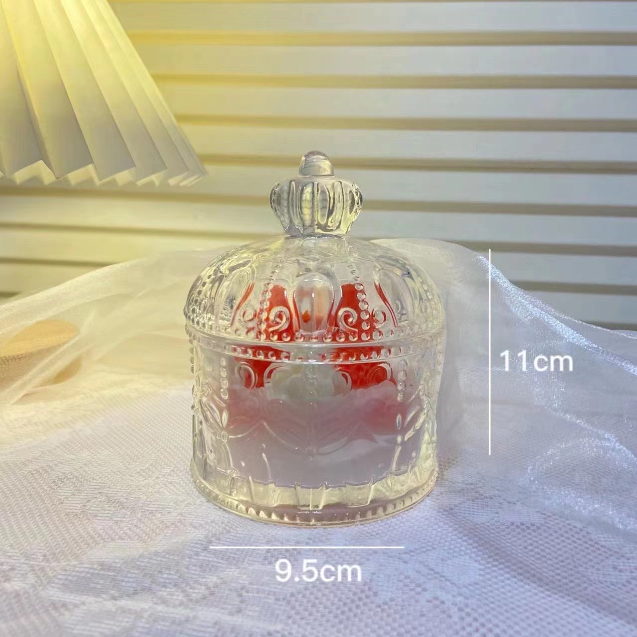 Cream strawberry cake, berry annoyance scented candle, soybean wax birthday gift, glass cup ornament, cross-border Instagram Application Scenario