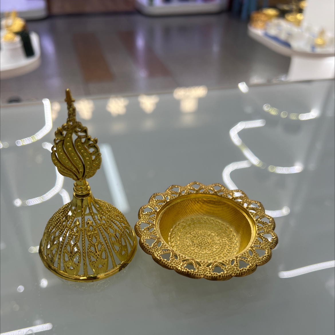 锌合金镂空迷你中东香炉摆件锌合金烛台摆件产品图