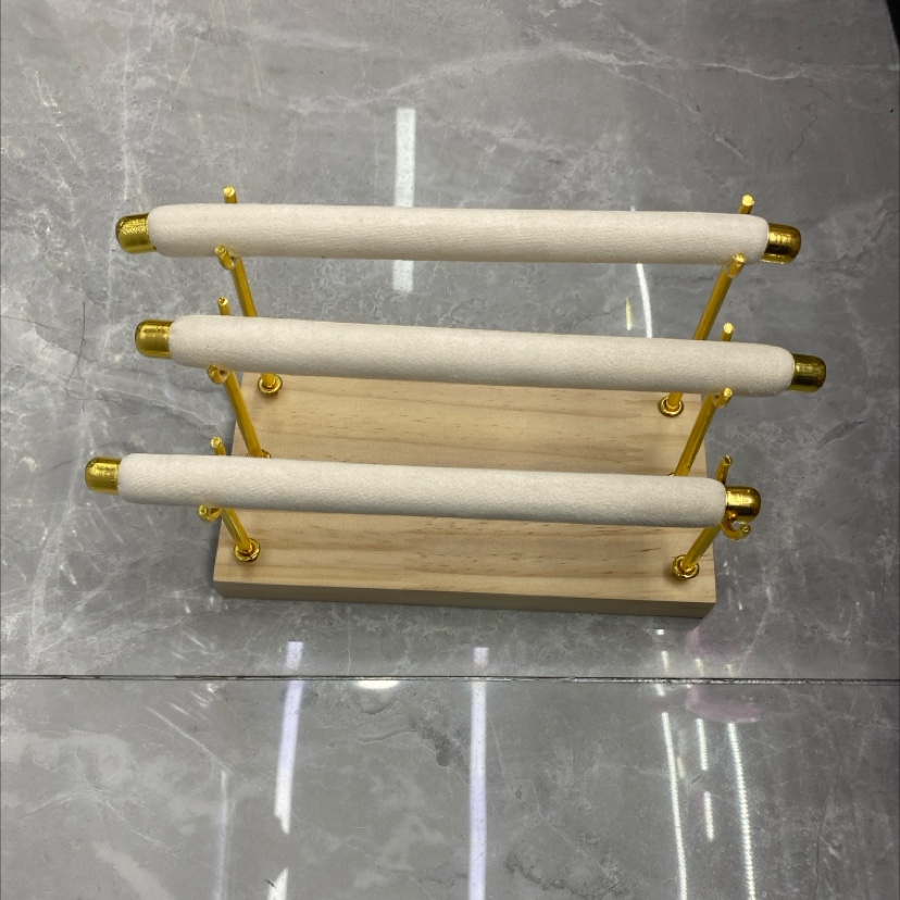 展示三层金边戒指架米色